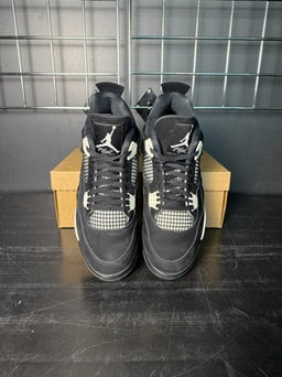 Air Jordan 4 Retro "White Thunder" **PRE-OWNED**