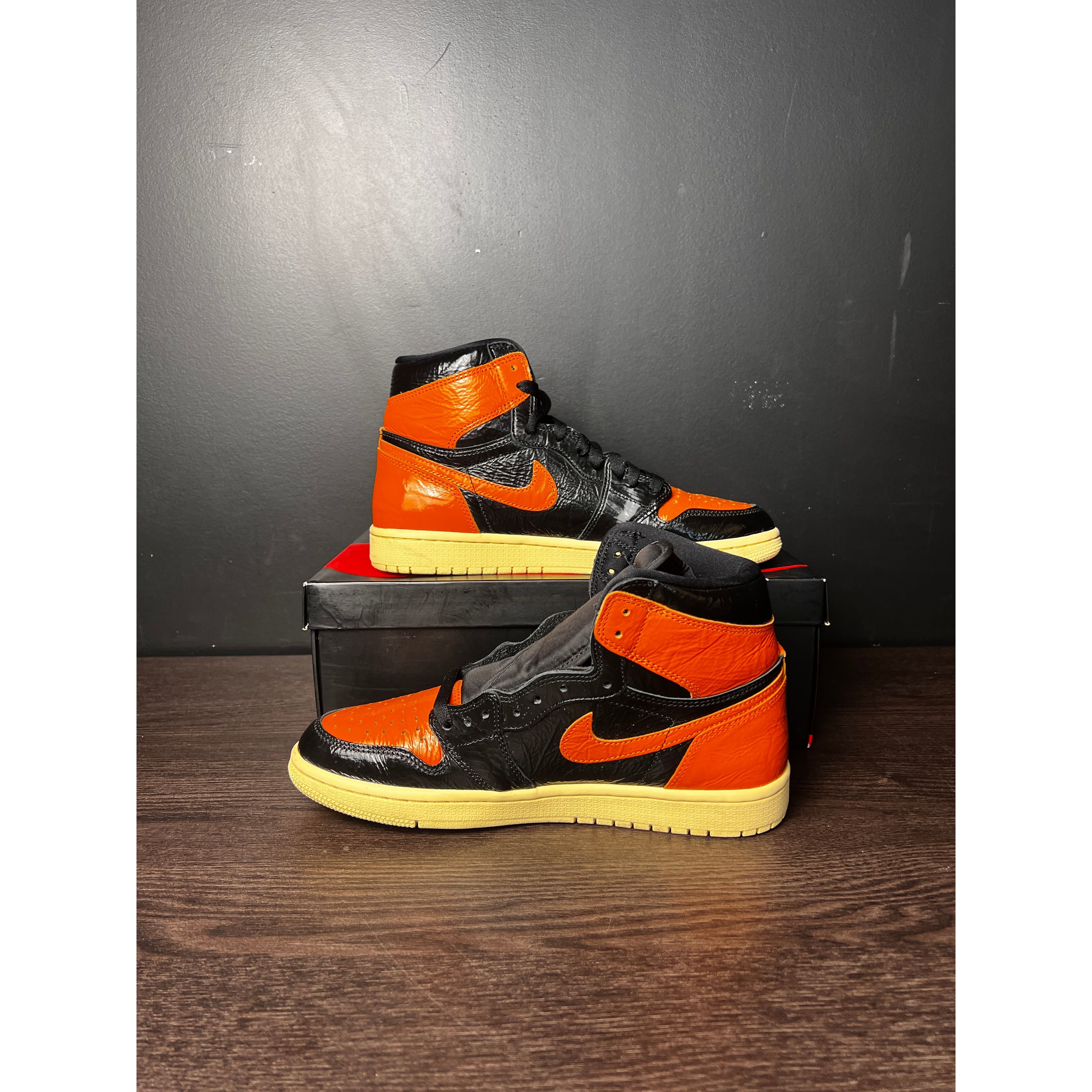 Air Jordan 1 Retro High "Shattered Backboard 3.0" **PRE-OWNED**