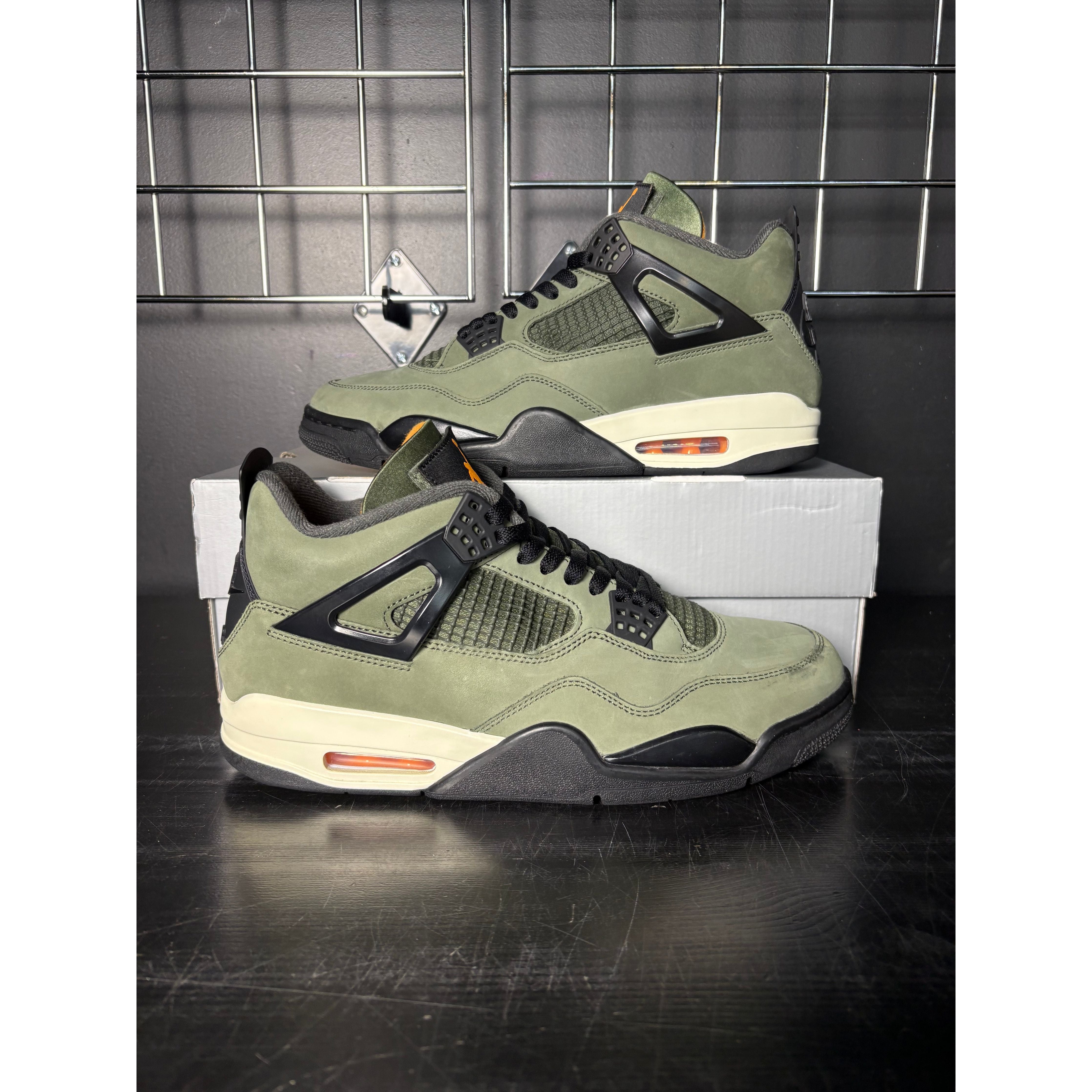 Air Jordan 4 Retro OG SP x "Undefeated" (2025) **PRE-OWNED**