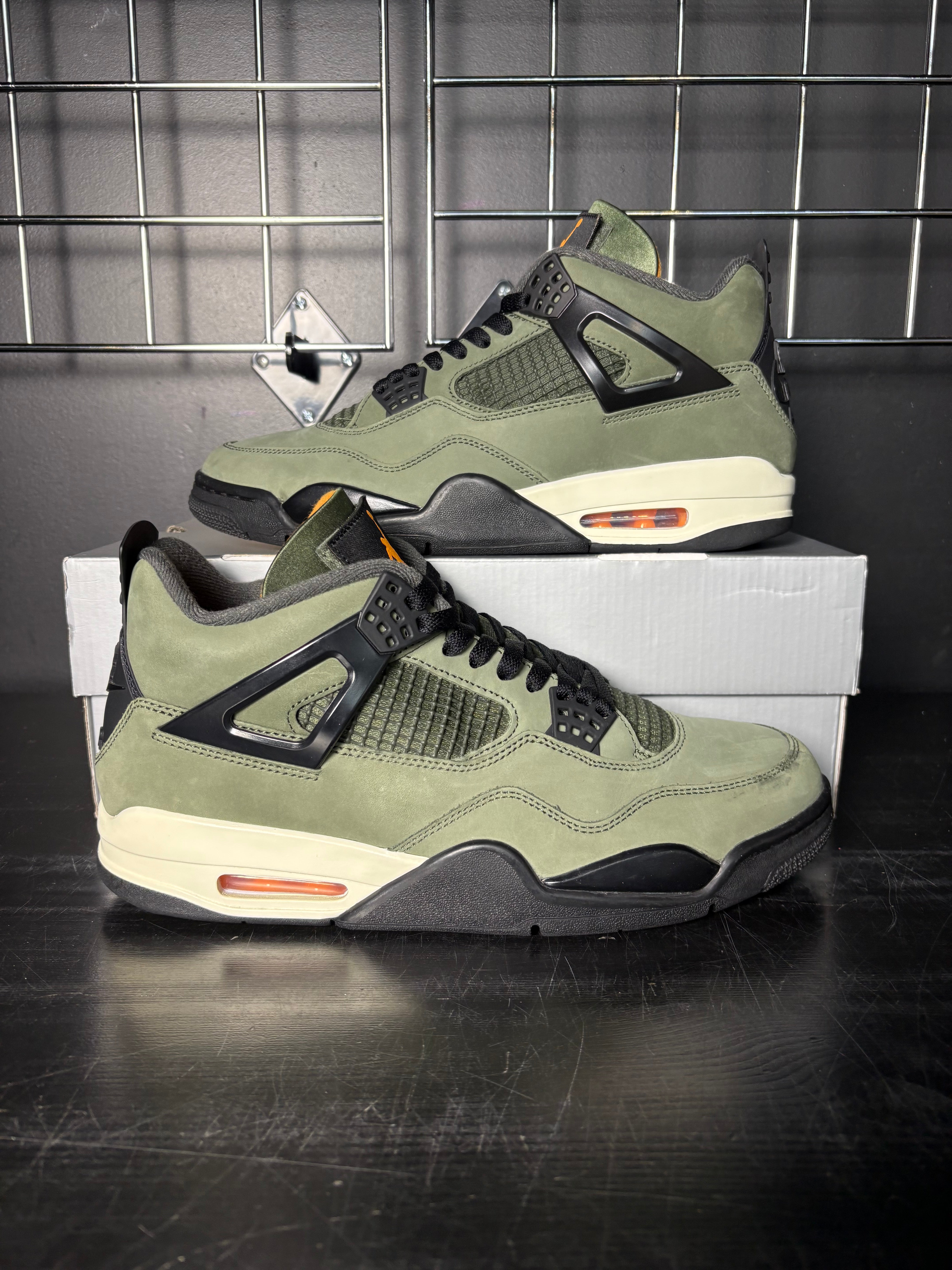 Air Jordan 4 Retro OG SP x "Undefeated" (2025) **PRE-OWNED**