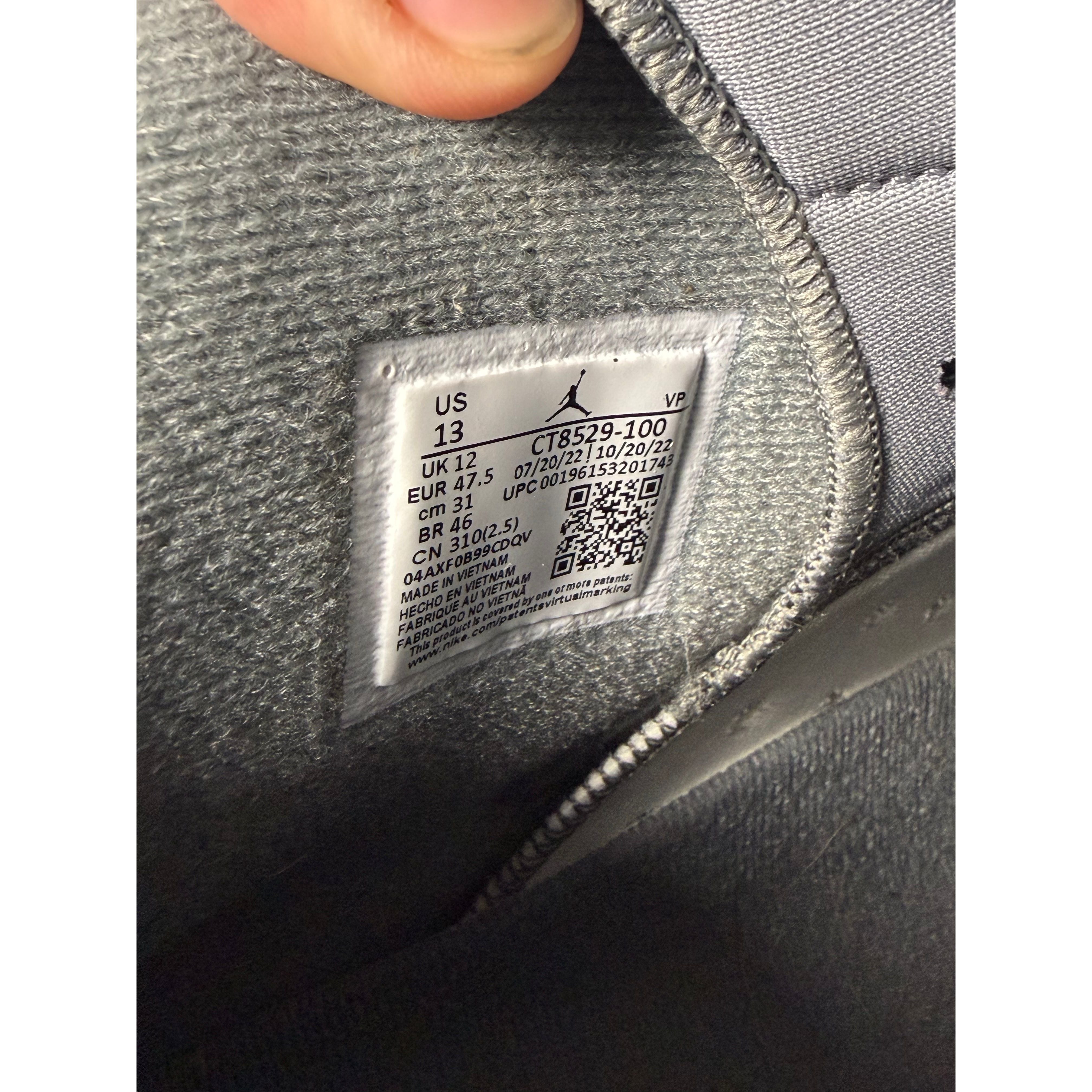 Air Jordan 6 Retro "Cool Grey" **PRE-OWNED**
