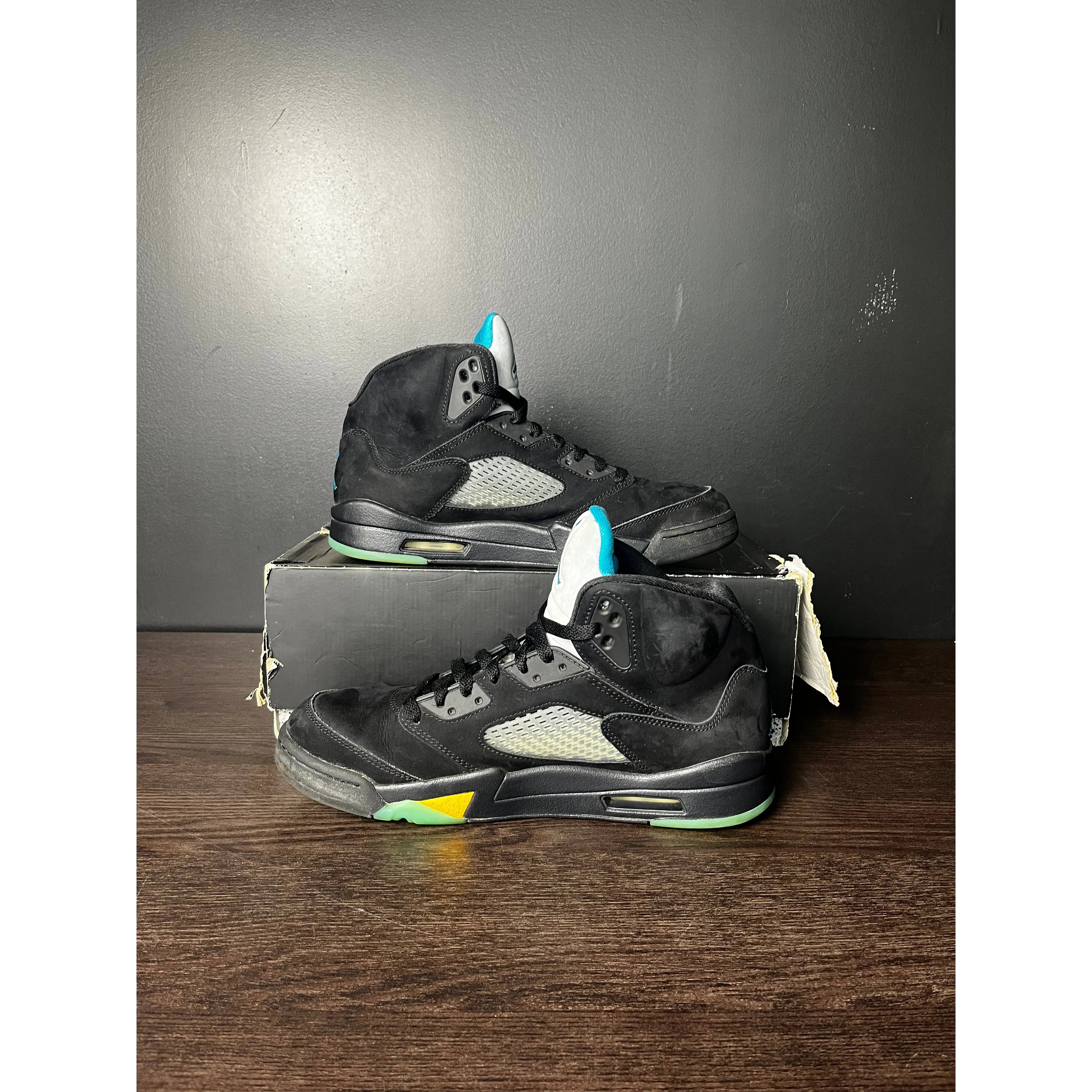 Air Jordan 5 Retro "Aqua" **PRE-OWNED**