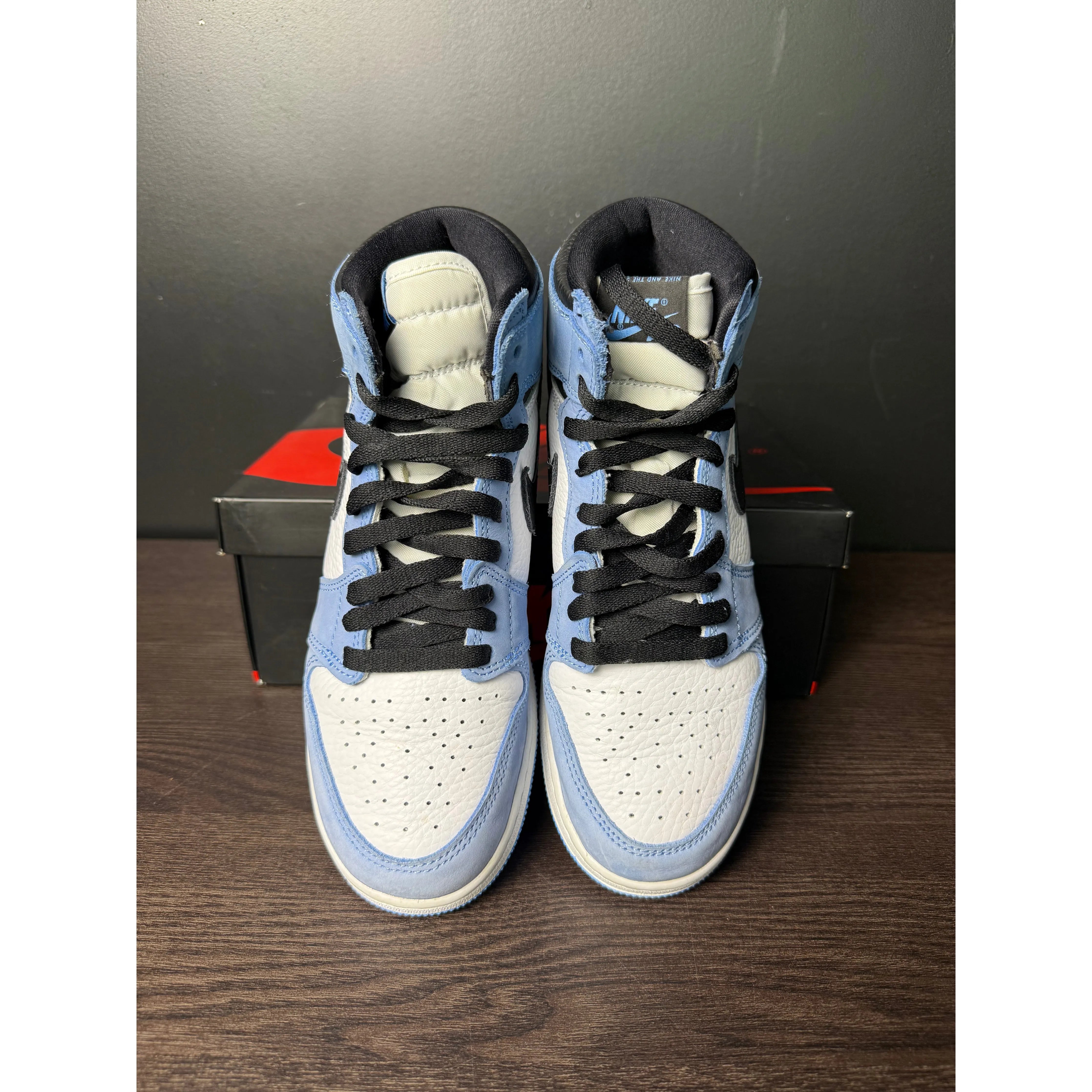 Air Jordan 1 Retro High OG "University Blue" (GS) **PRE-OWNED**