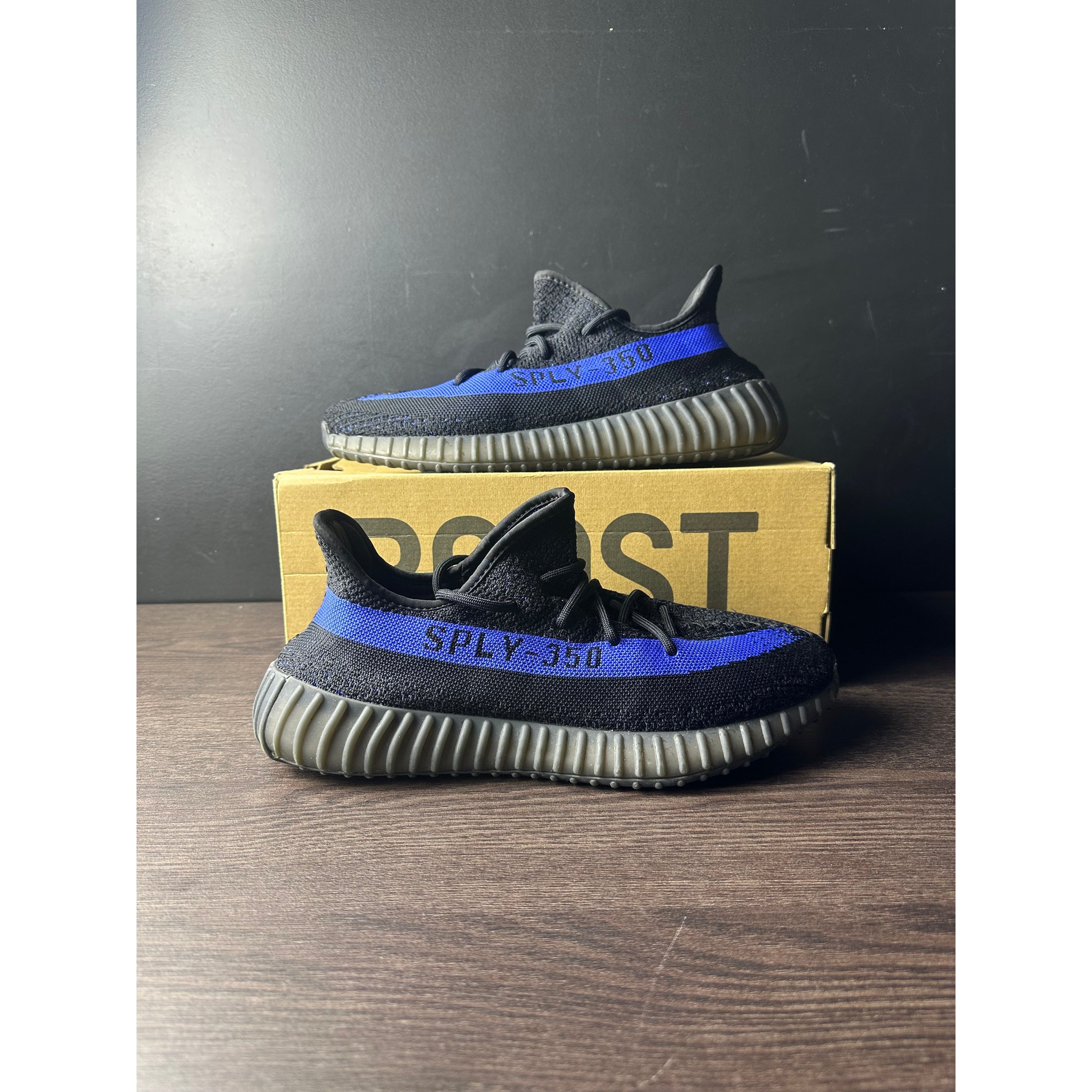 adidas Yeezy Boost 350 V2 "Dazzling Blue" **PRE-OWNED**