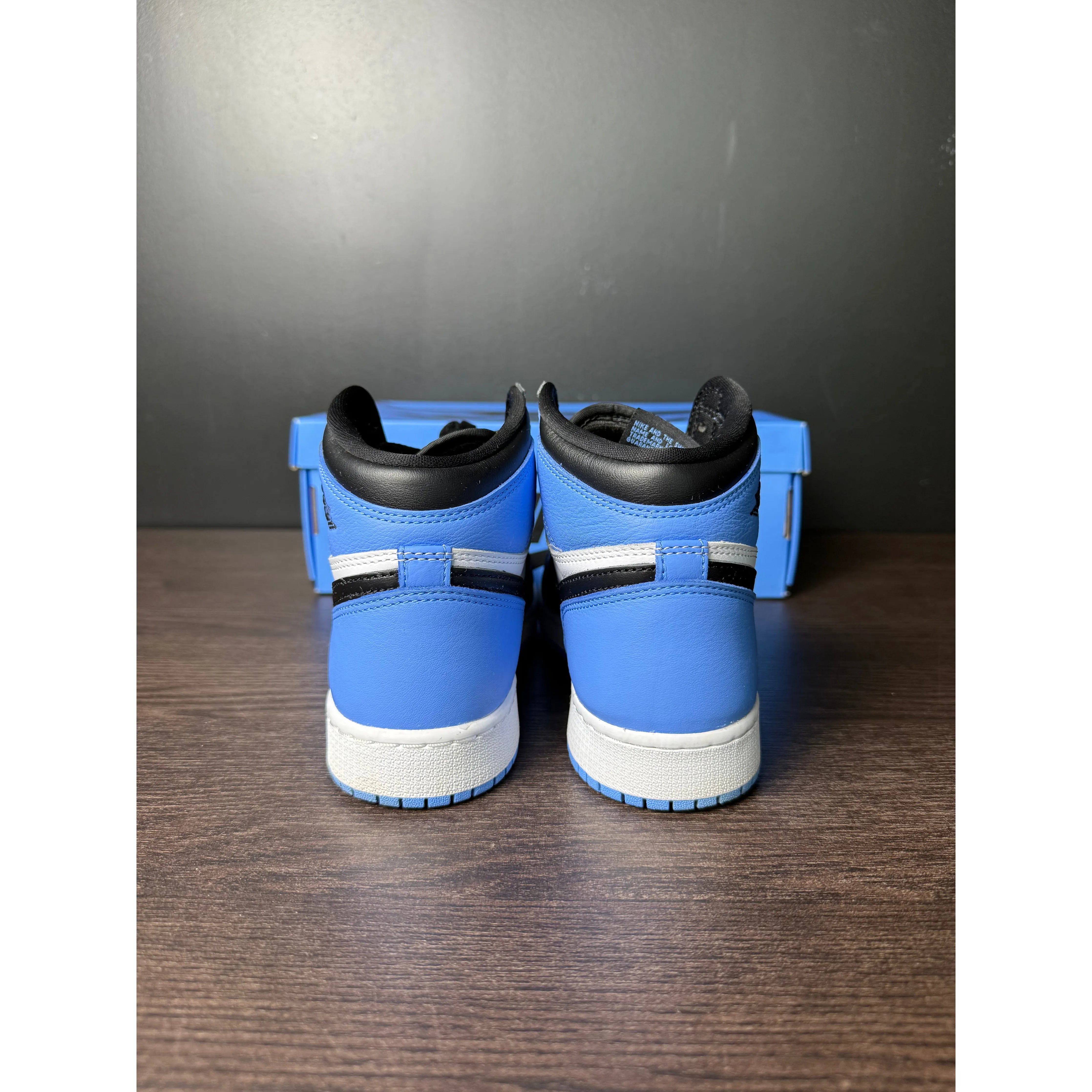 Air Jordan 1 Retro High OG "UNC Toe" (GS) **PRE-OWNED**
