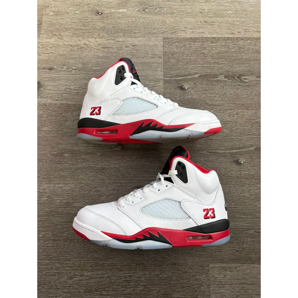 Air Jordan 5 Retro "Fire Red Black Tongue" (2025) **PRE-OWNED**