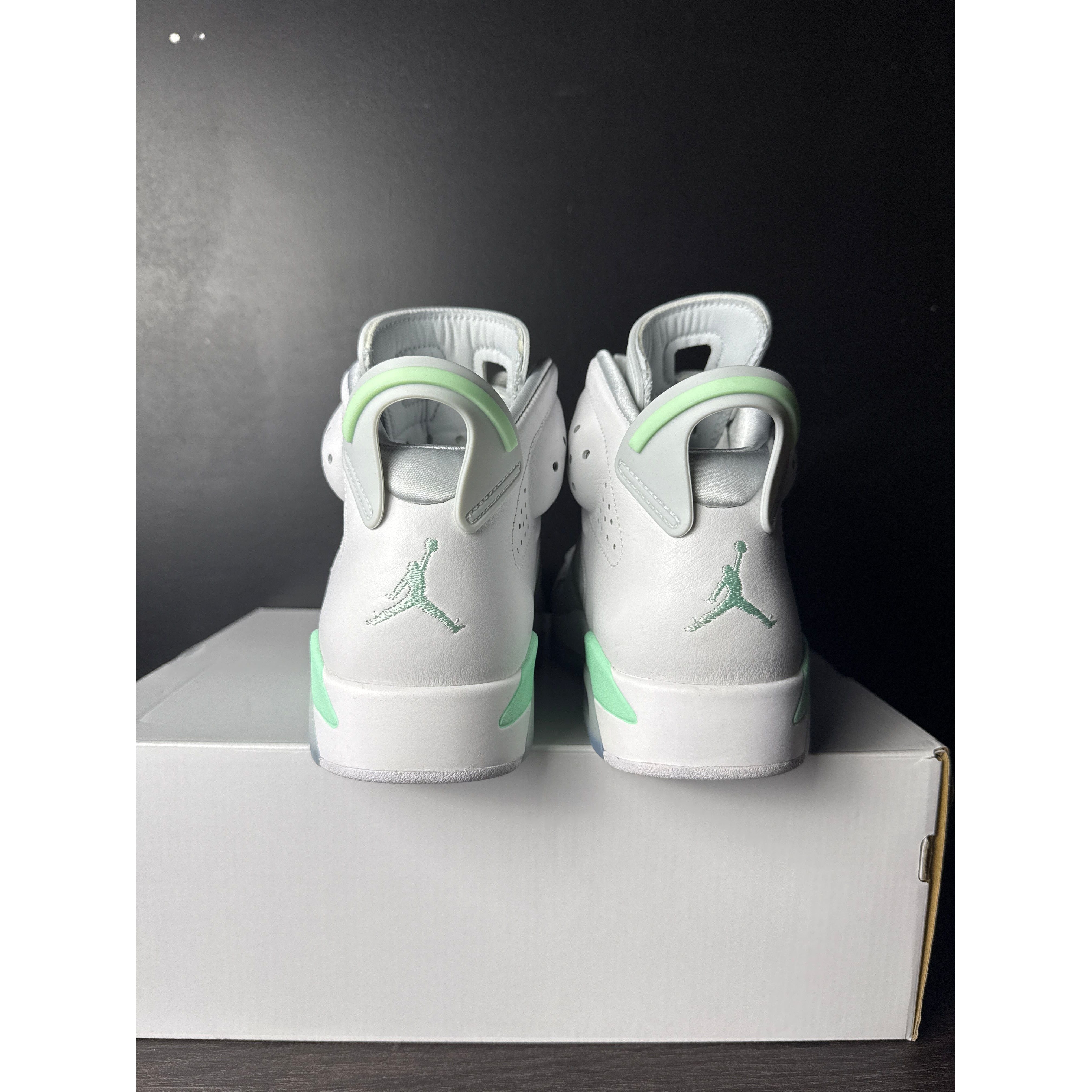 Air Jordan 6 Retro "Mint Foam" (WMNS) **PRE-OWNED**