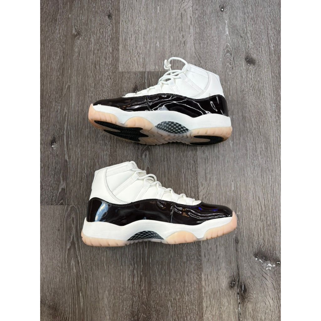 Air Jordan 11 Retro "Neapolitan" (WMNS) **PRE-OWNED**