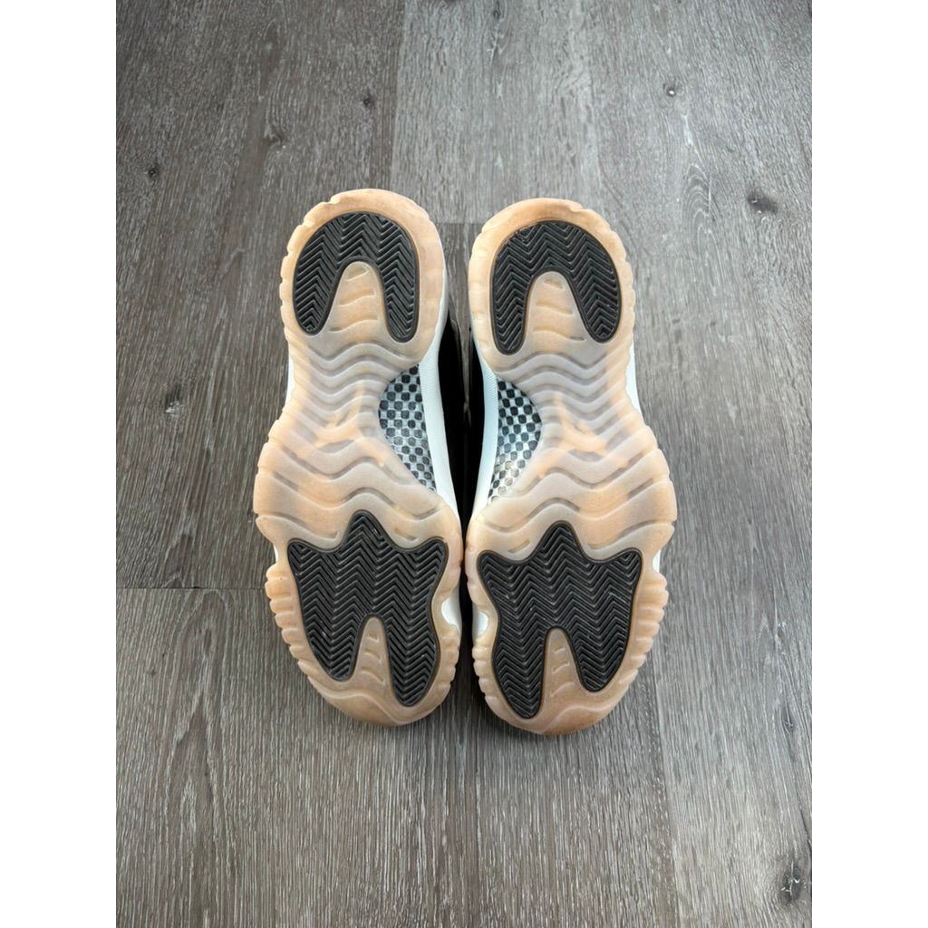 Air Jordan 11 Retro "Neapolitan" (WMNS) **PRE-OWNED**