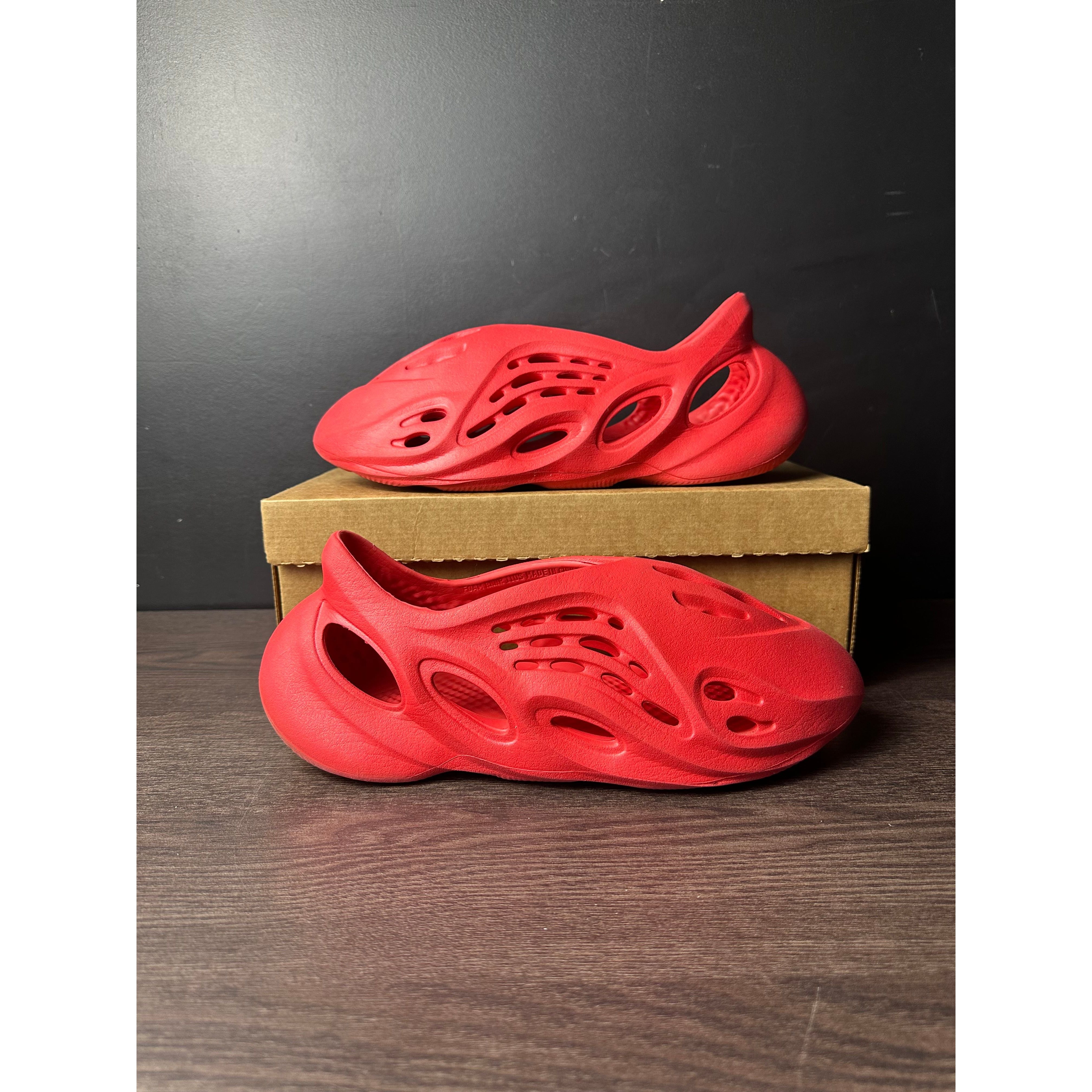 adidas Yeezy Foam RNNR "Vermillion" **PRE-OWNED**
