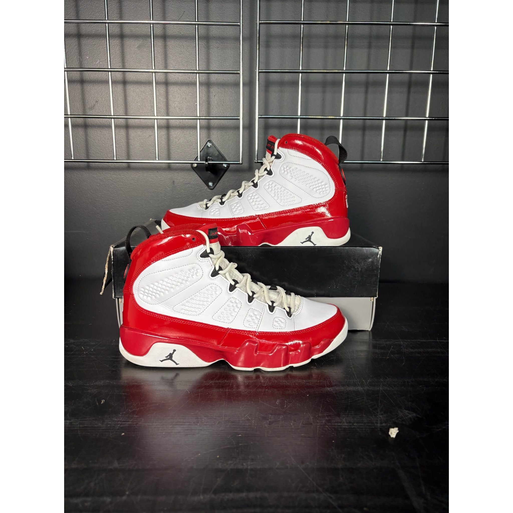 Air Jordan 9 Retro "White Gym Red" **PRE-OWNED**