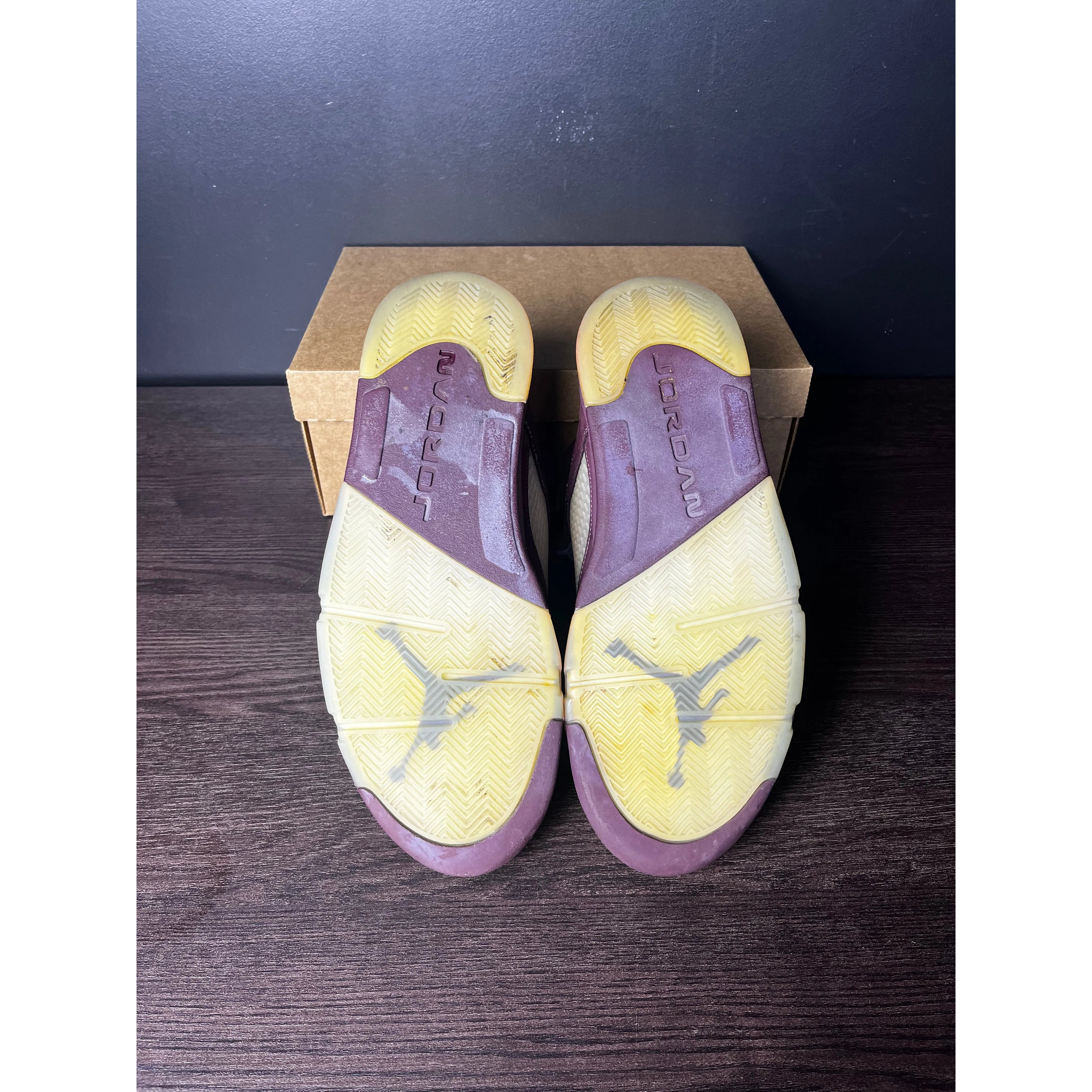 Air Jordan 5 Retro "Burgundy" (2023) **PRE-OWNED**