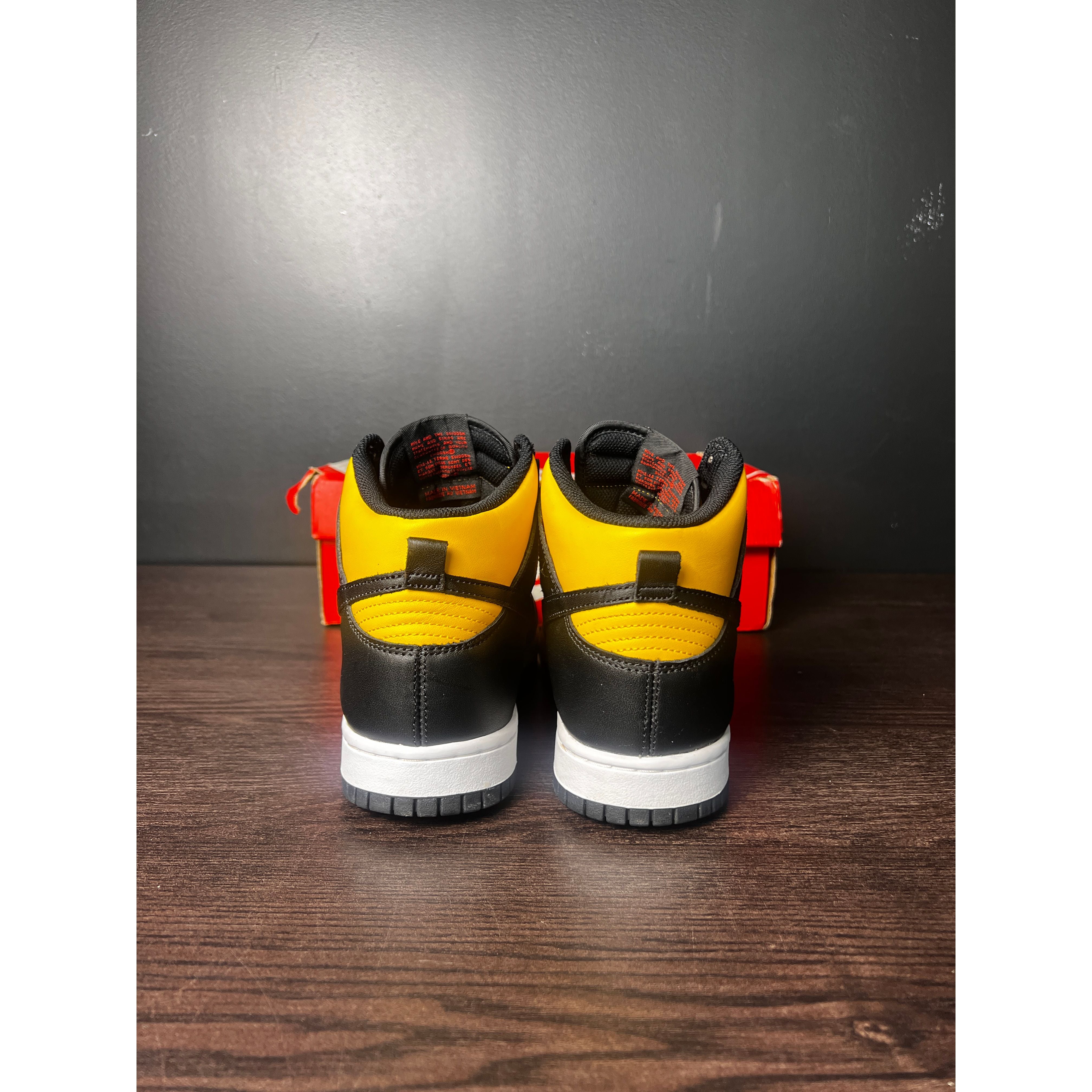 Nike Dunk High Retro "Reverse Goldenrod" **PRE-OWNED**