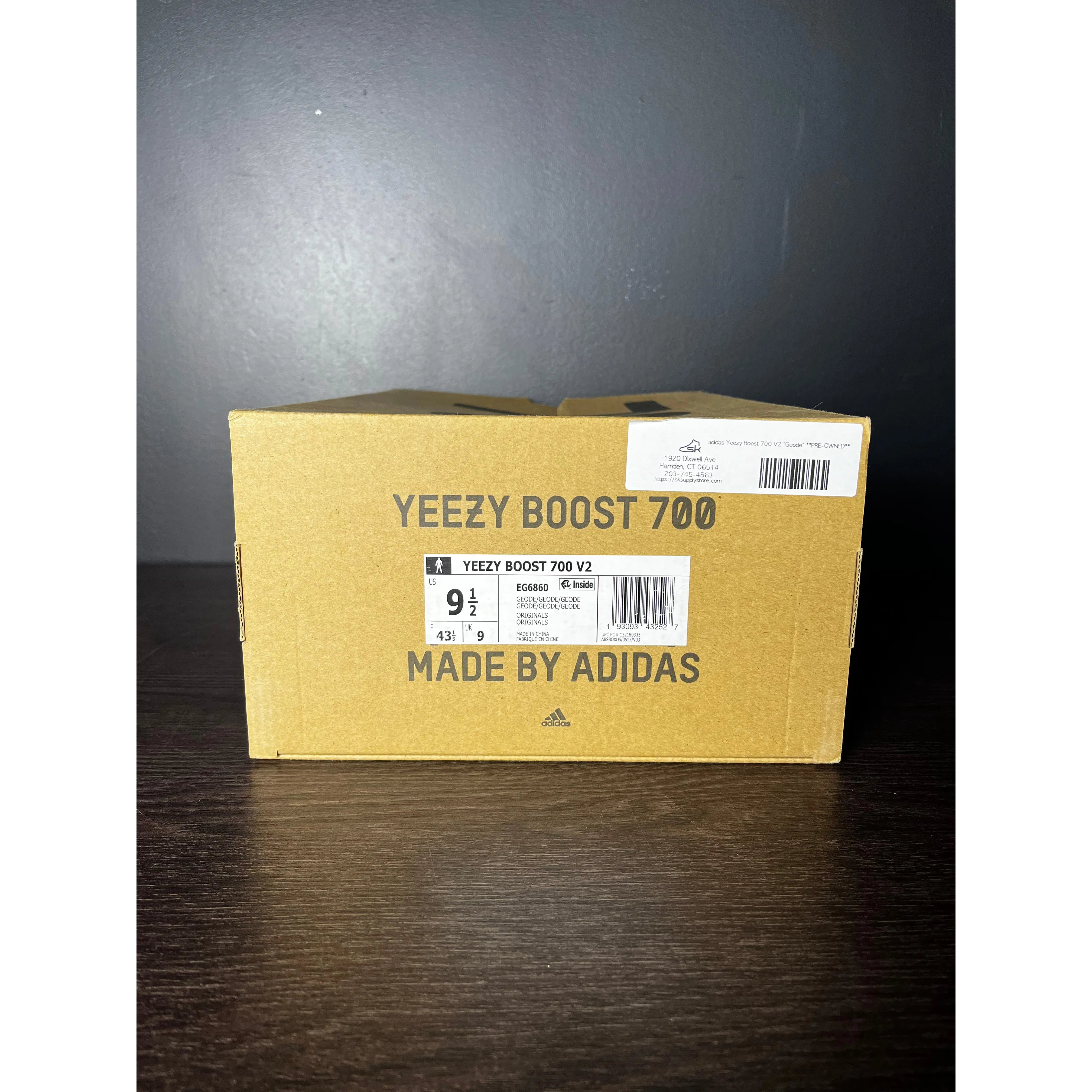 adidas Yeezy Boost 700 V2 "Geode" **PRE-OWNED**