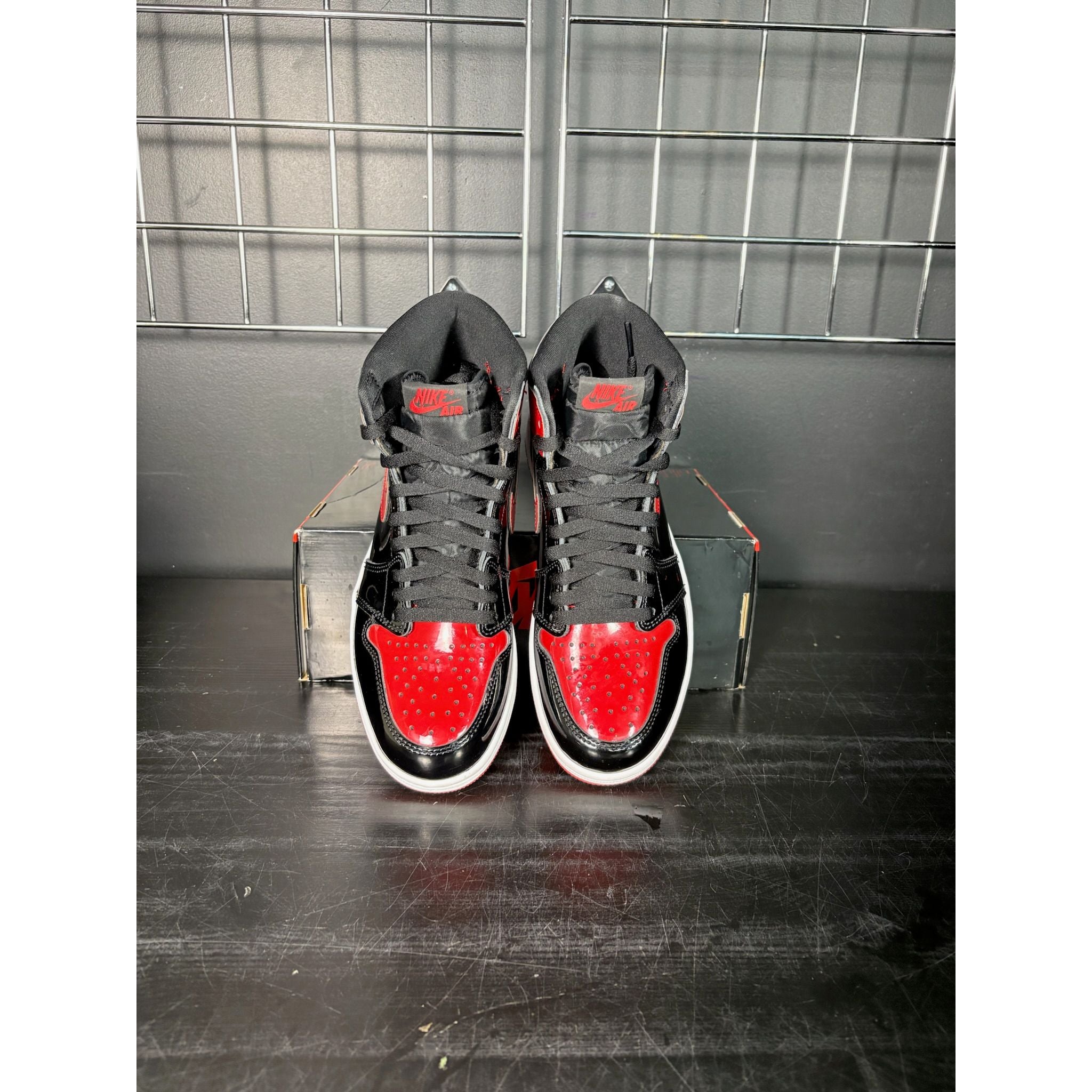 Air Jordan 1 Retro High OG "Patent Bred" **PRE-OWNED**