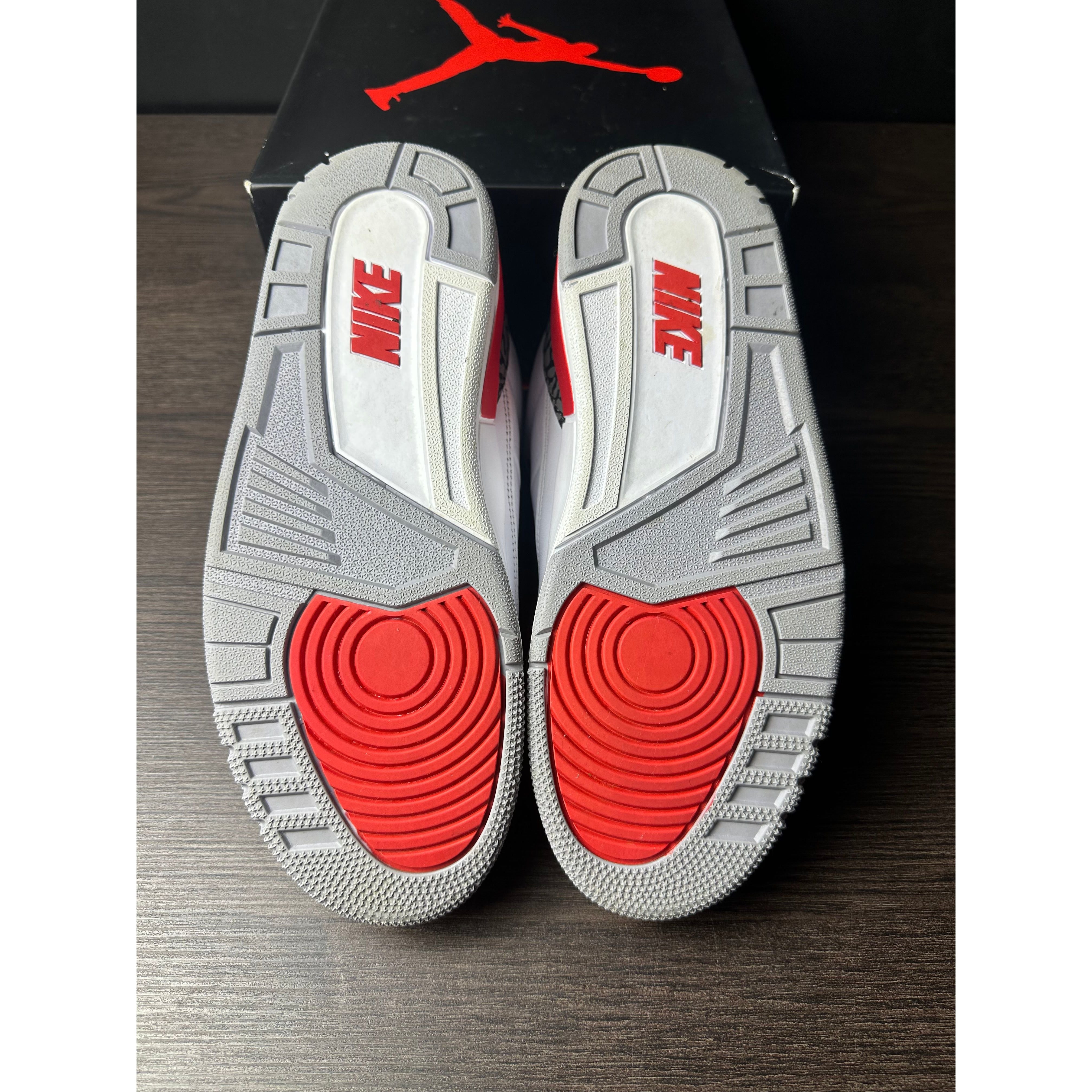 Air Jordan 3 Retro "Fire Red" (2022) **PRE-OWNED**