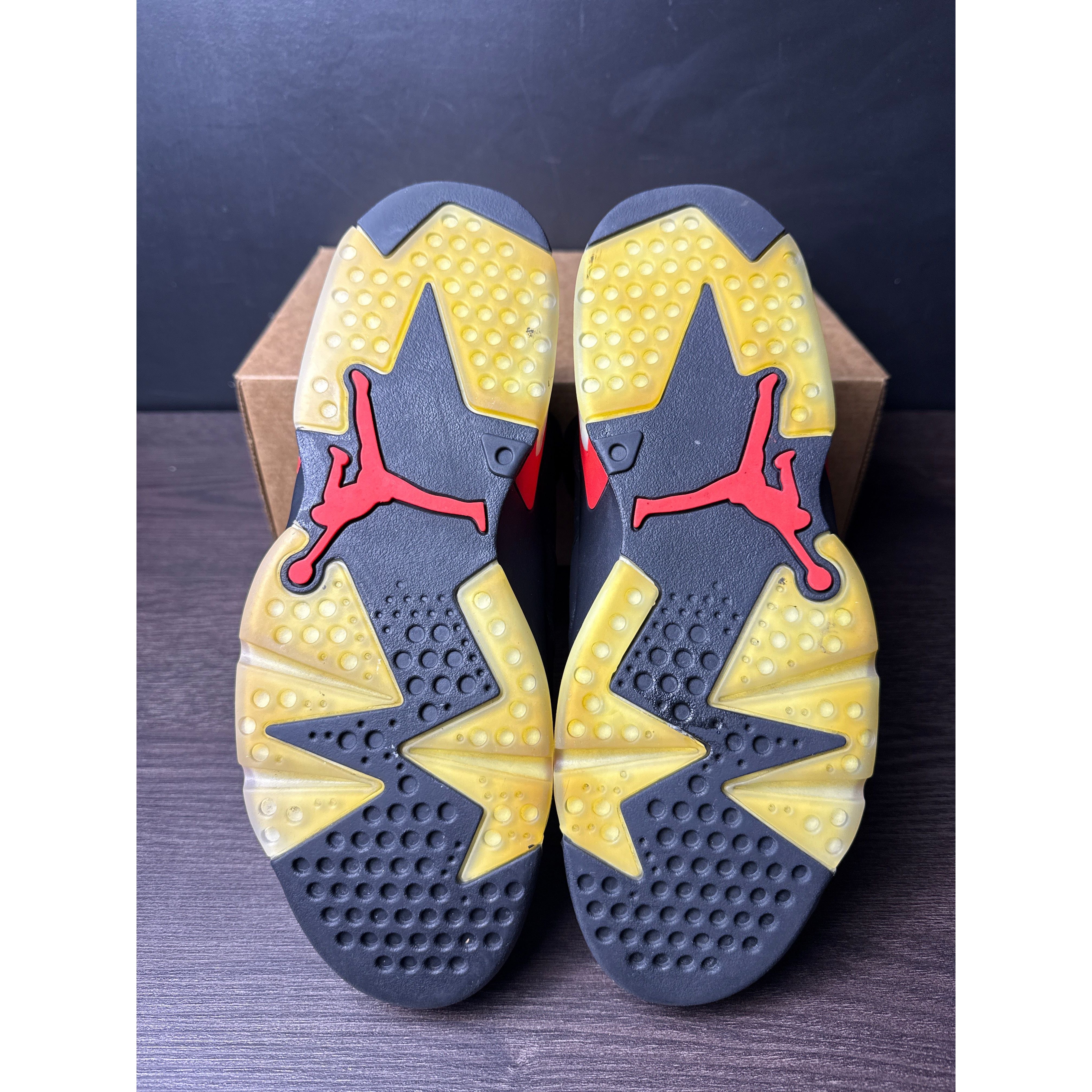 Air Jordan 6 Retro "Black Infrared" (2019)**PRE-OWNED**