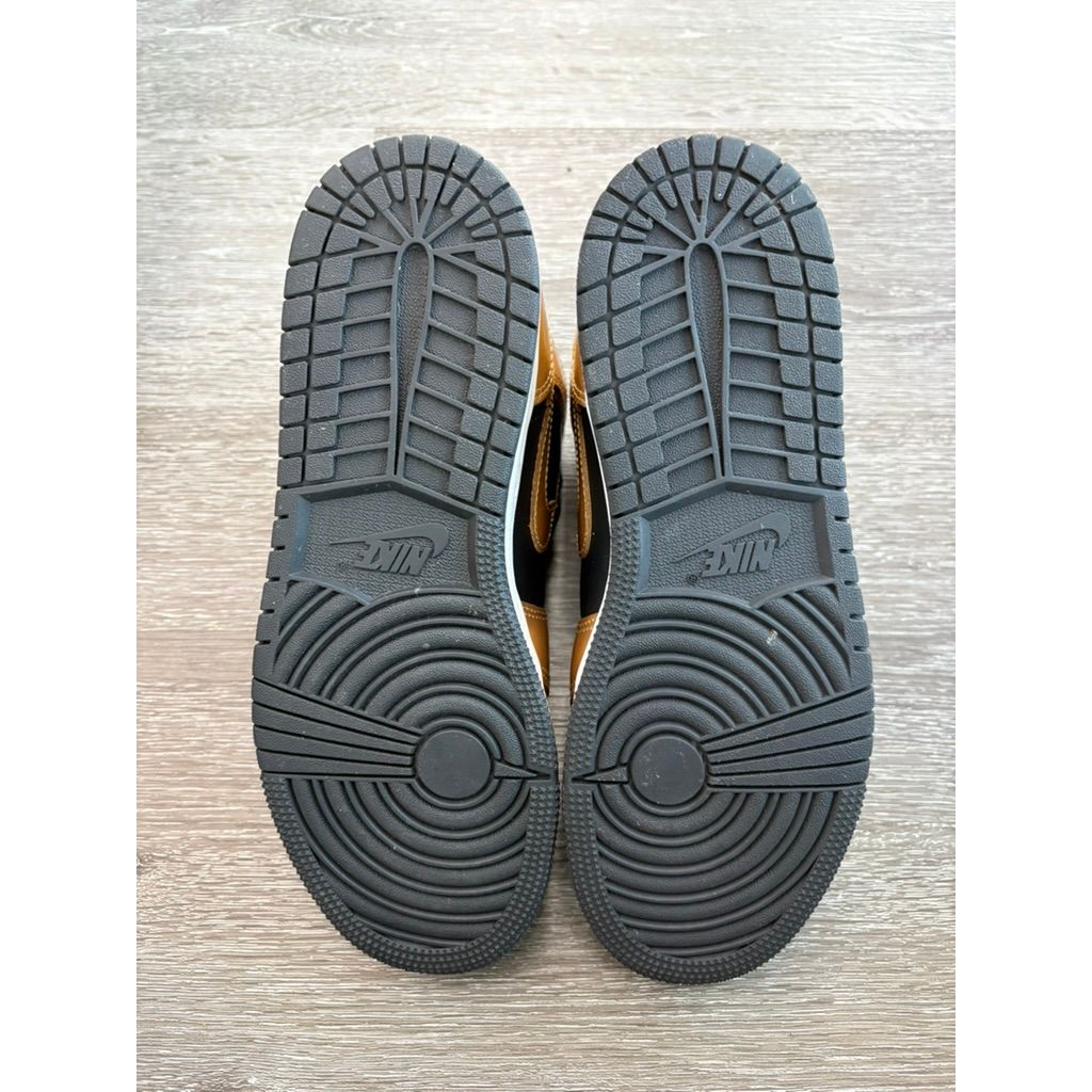 Air Jordan 1 Mid SE "Metallic Gold Black" (GS) **PRE-OWNED**