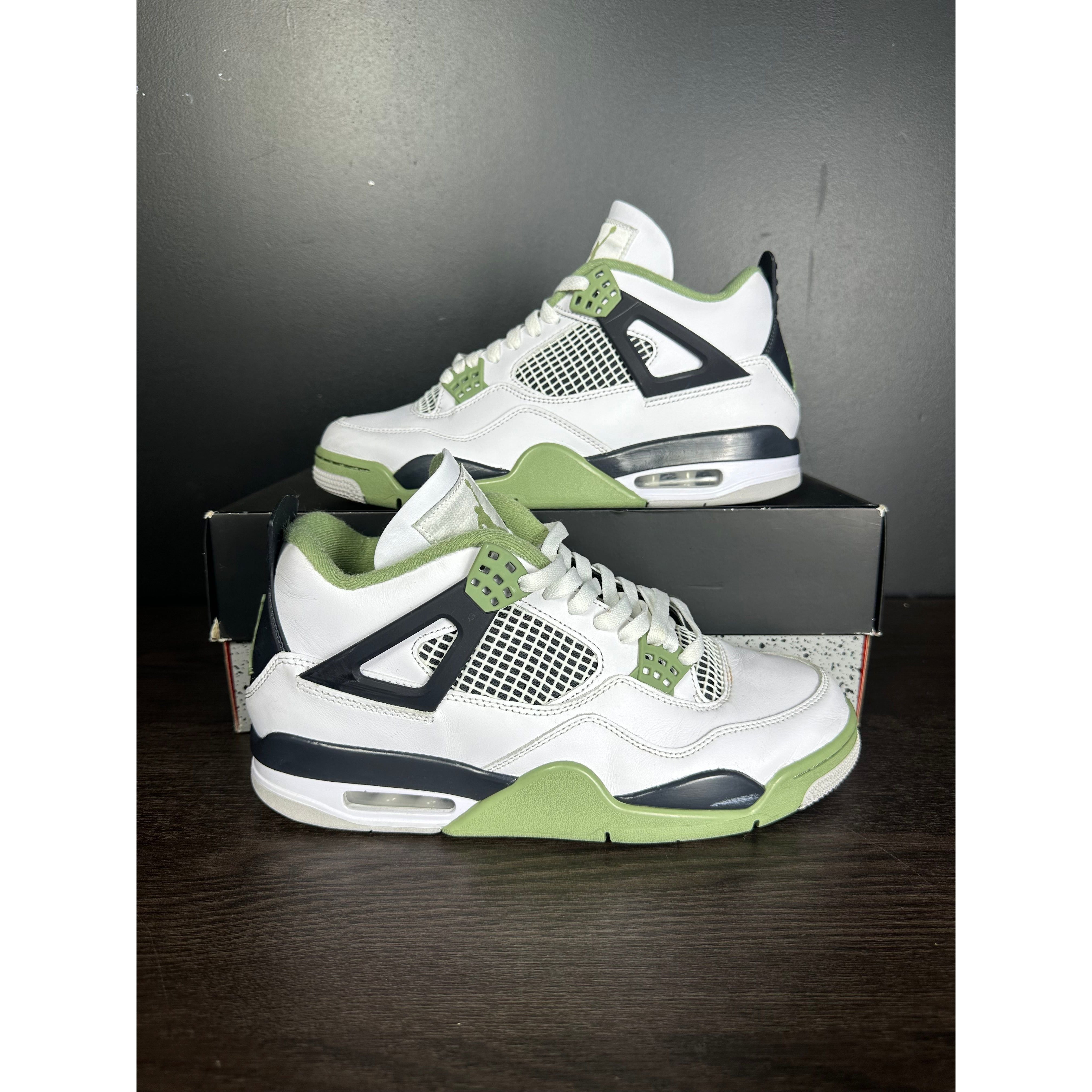Air Jordan 4 Retro "Seafoam" (WMNS) **PRE-OWNED**