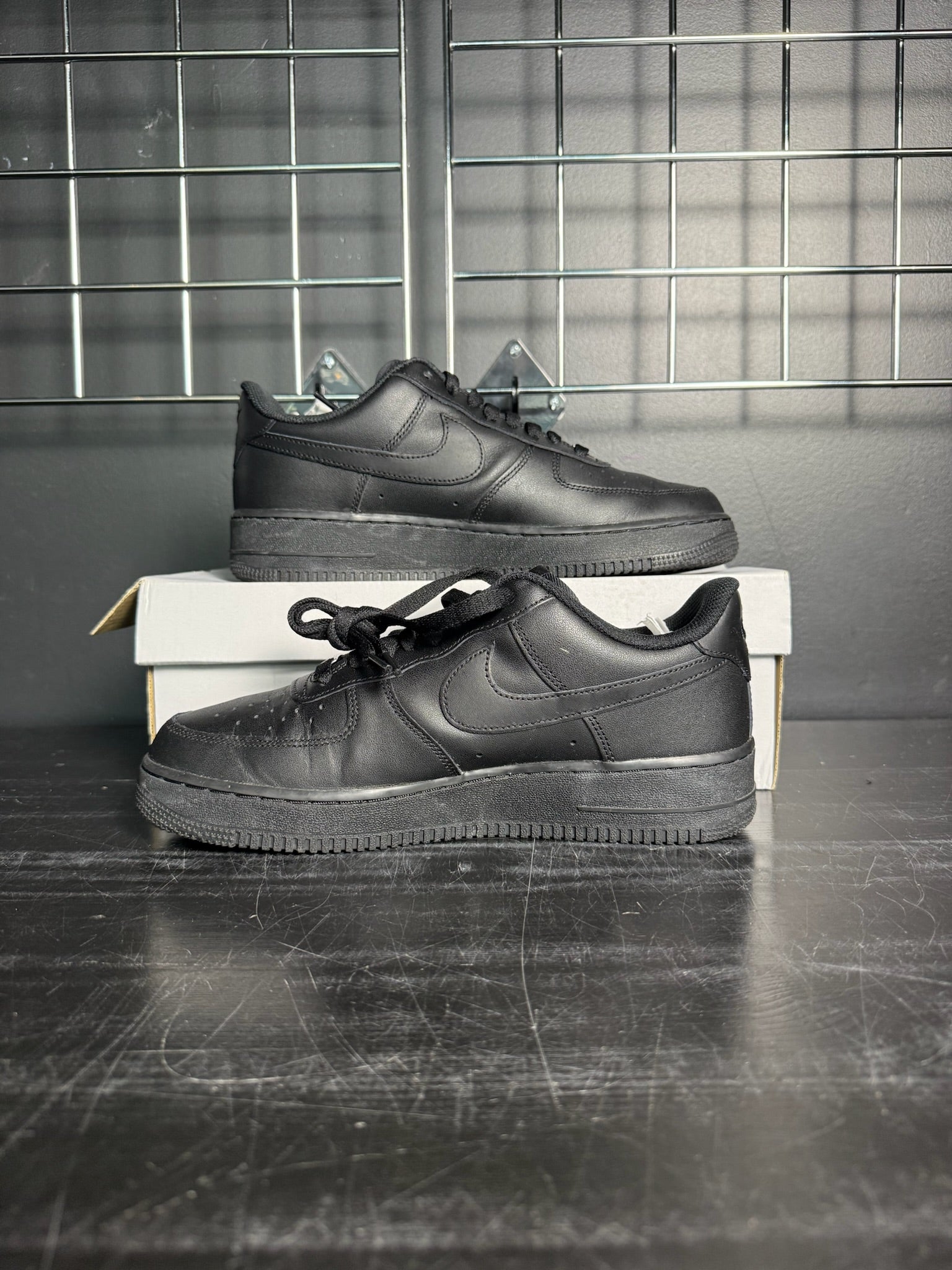 Nike Air Force 1 Low '07 (Black) **PRE-OWNED**