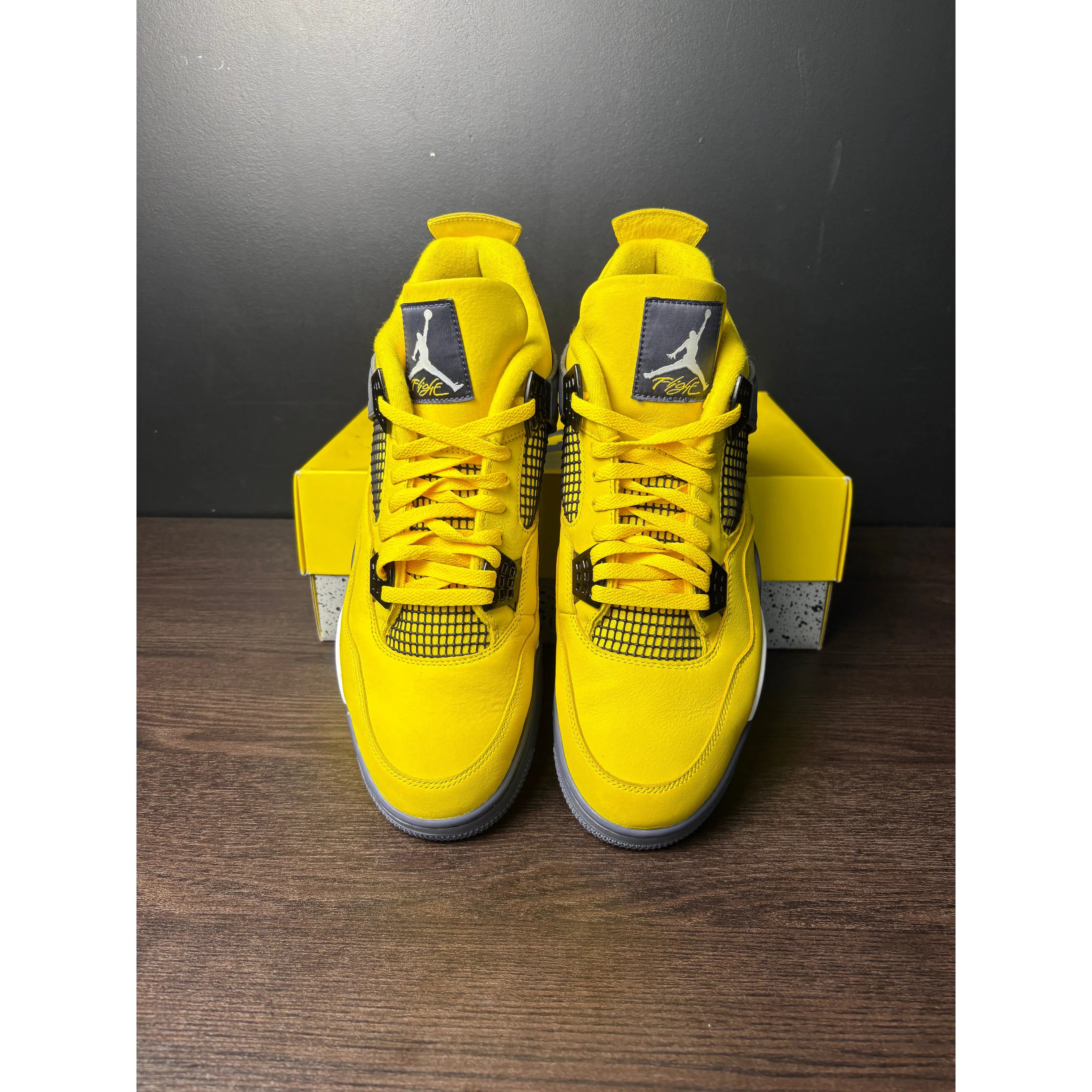 Air Jordan 4 Retro "Lightning" (2021) **PRE-OWNED**