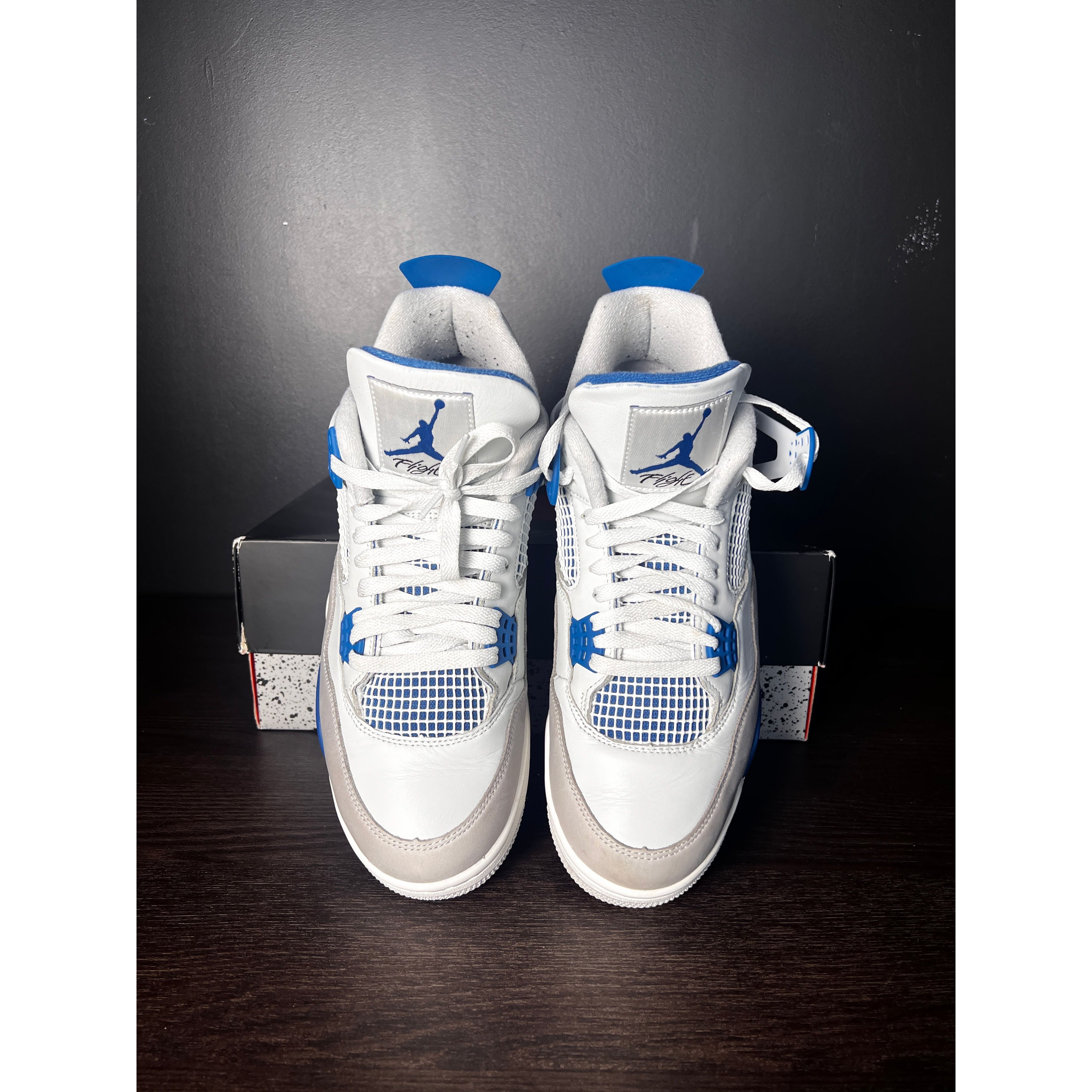 Air Jordan 4 Retro "Military Blue" (2024) **PRE-OWNED**