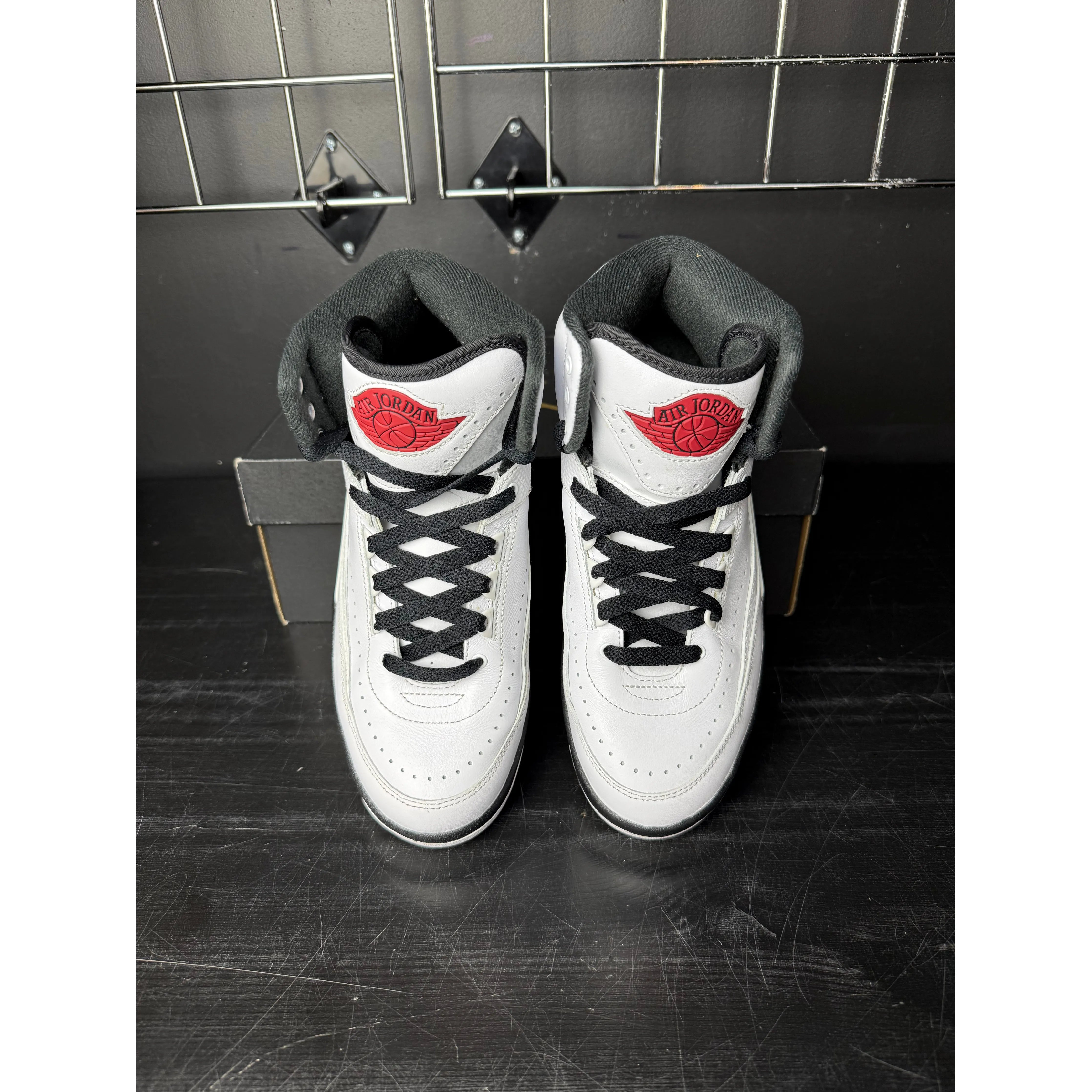 Air Jordan 2 Retro OG "Chicago" (2022) (GS) **PRE-OWNED**