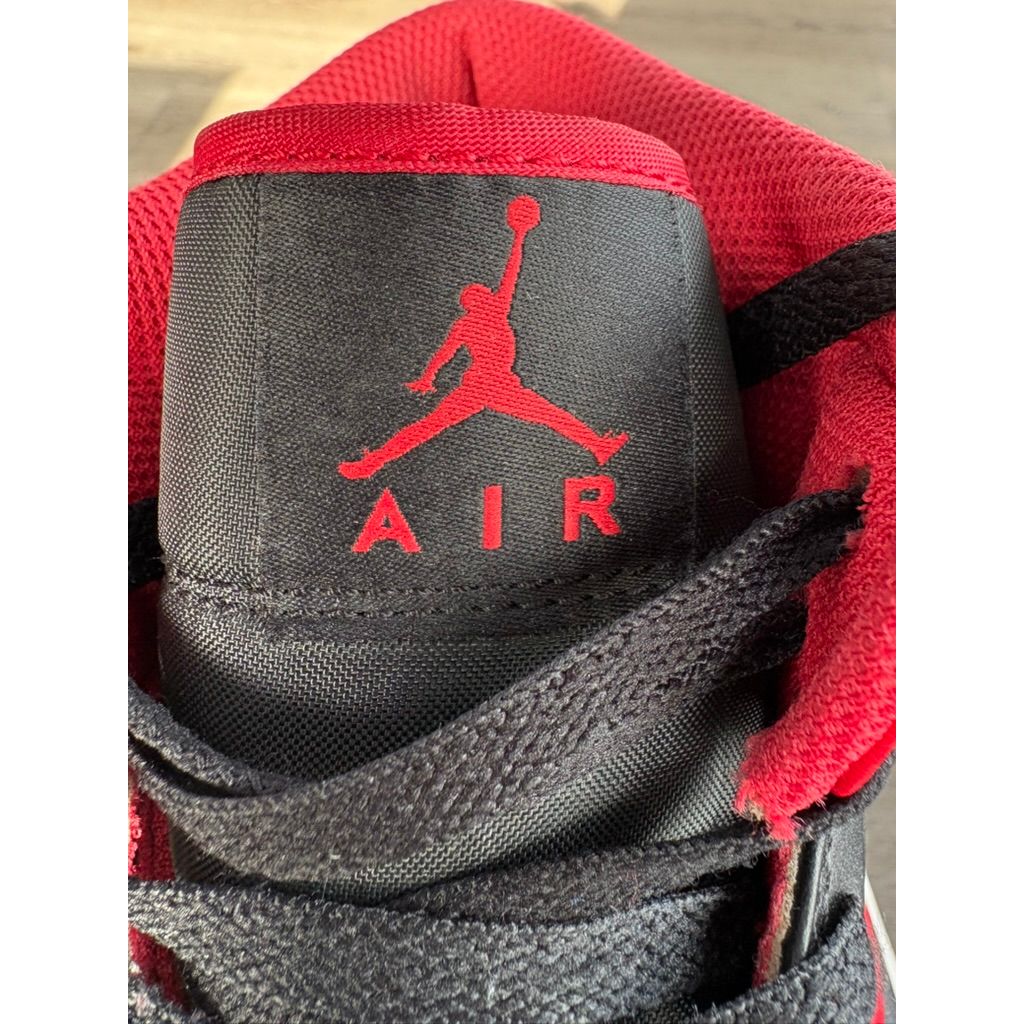 Air Jordan 1 Mid "Alternate Bred" (2022) **PRE-OWNED**