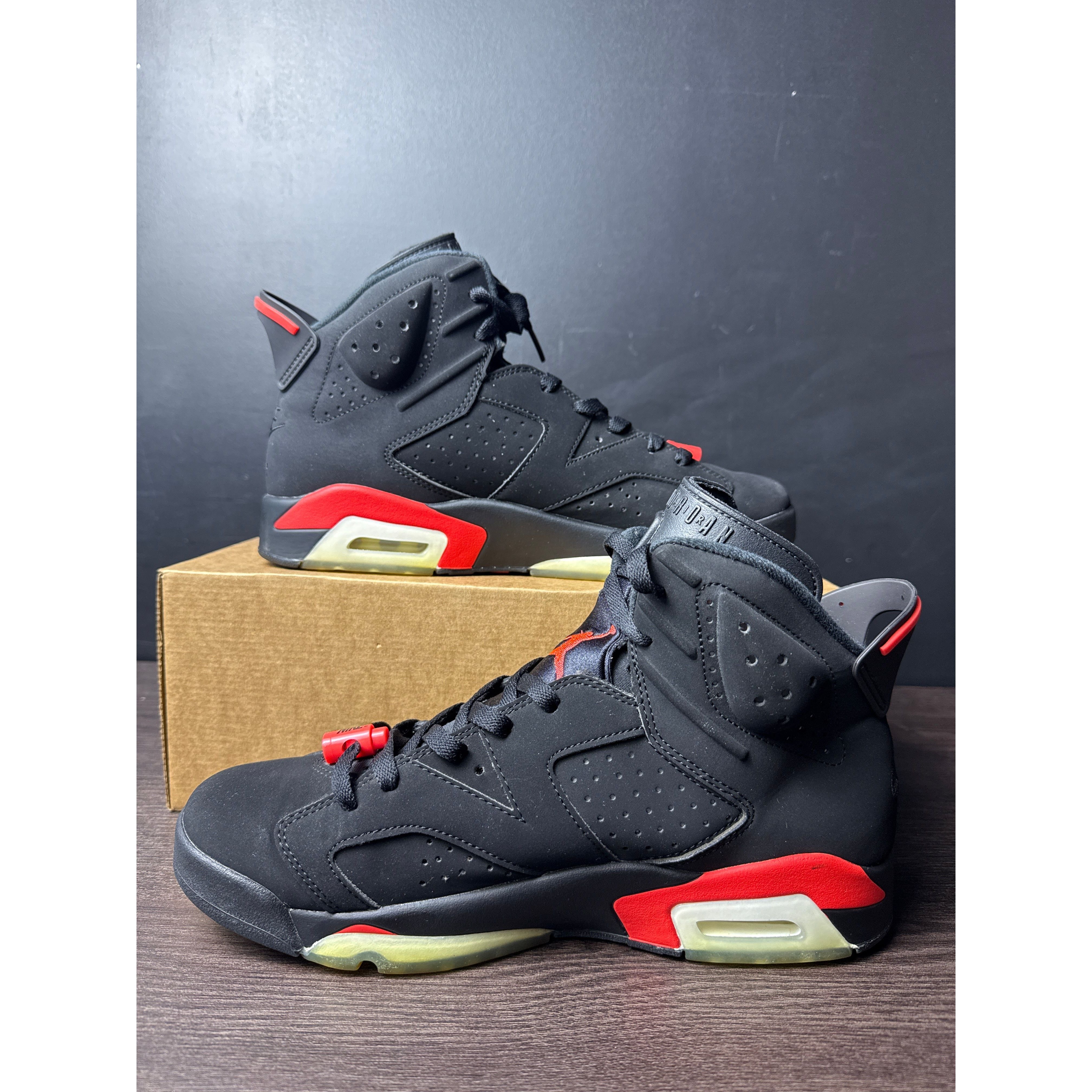 Air Jordan 6 Retro "Black Infrared" (2019)**PRE-OWNED**