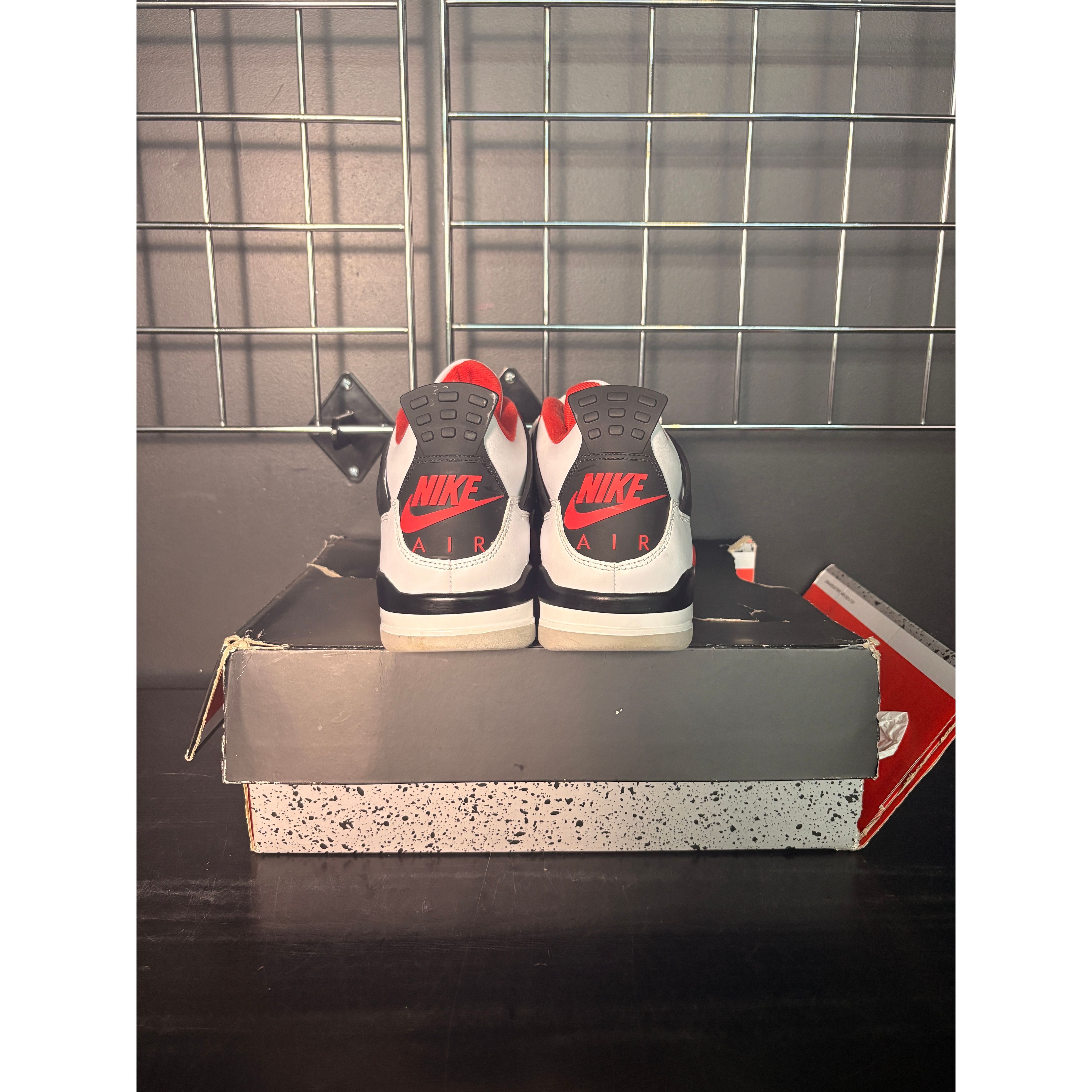 Air Jordan 4 Retro "Fire Red" (2020) **PRE-OWNED**
