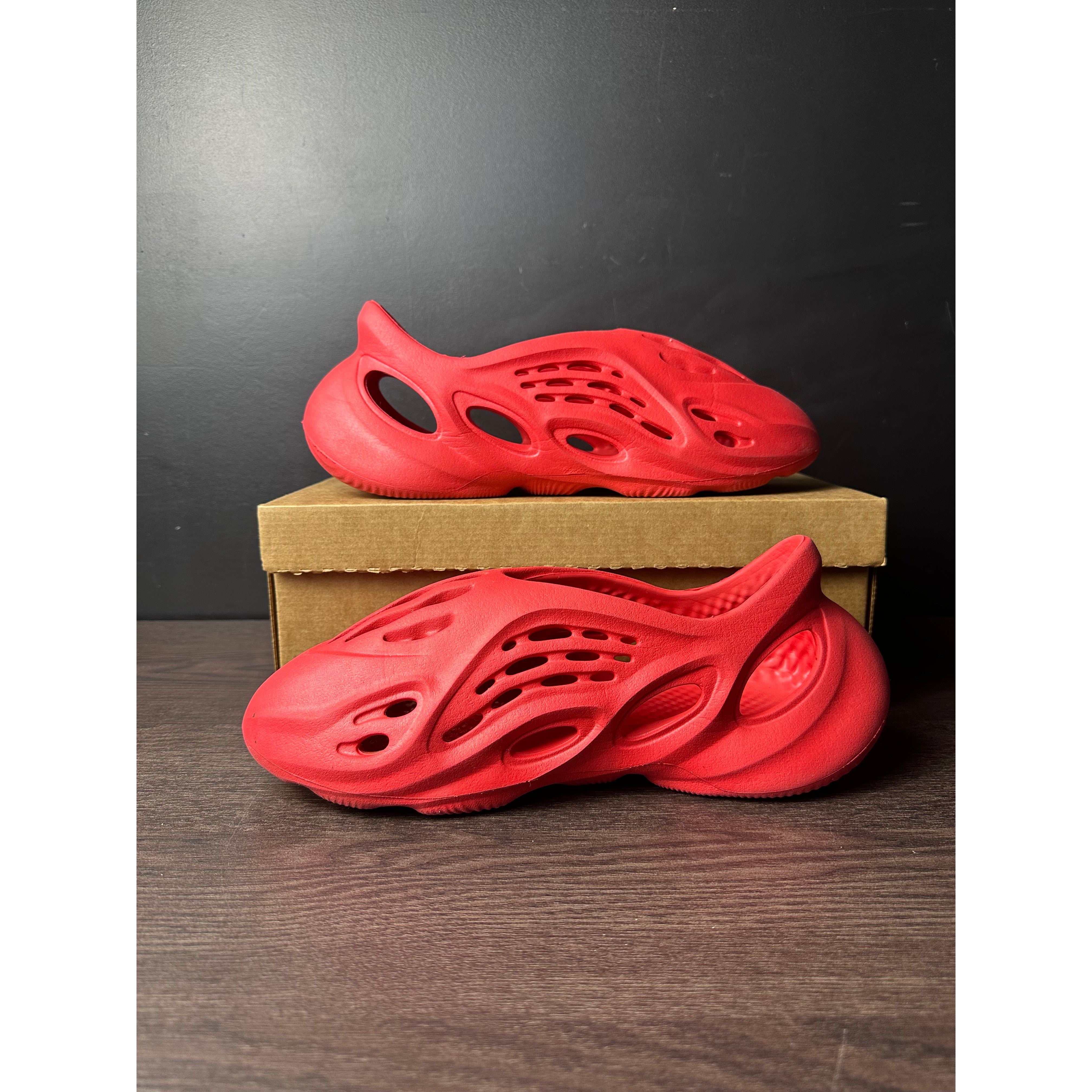 adidas Yeezy Foam RNNR "Vermillion" **PRE-OWNED**