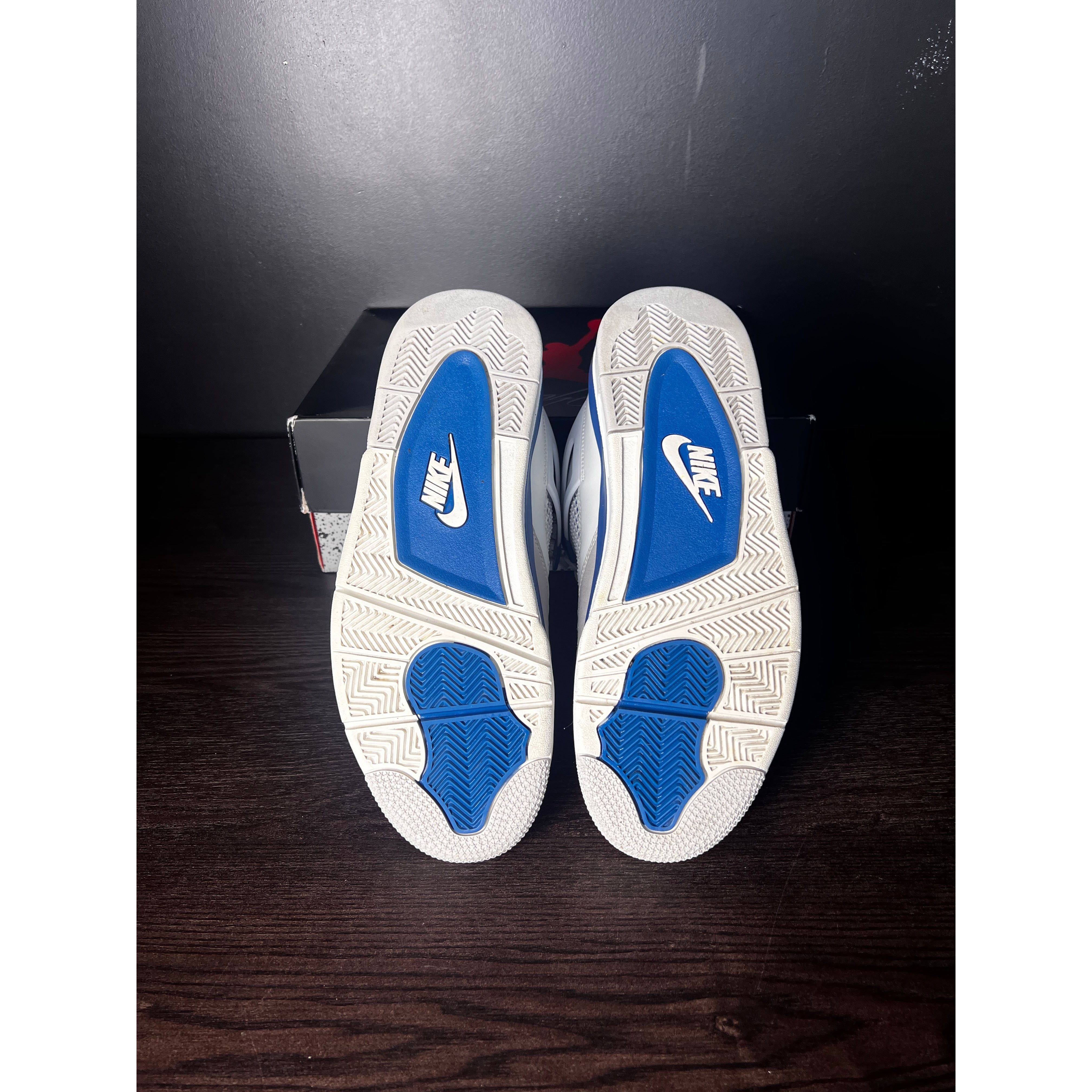 Air Jordan 4 Retro "Military Blue" (2024) **PRE-OWNED**
