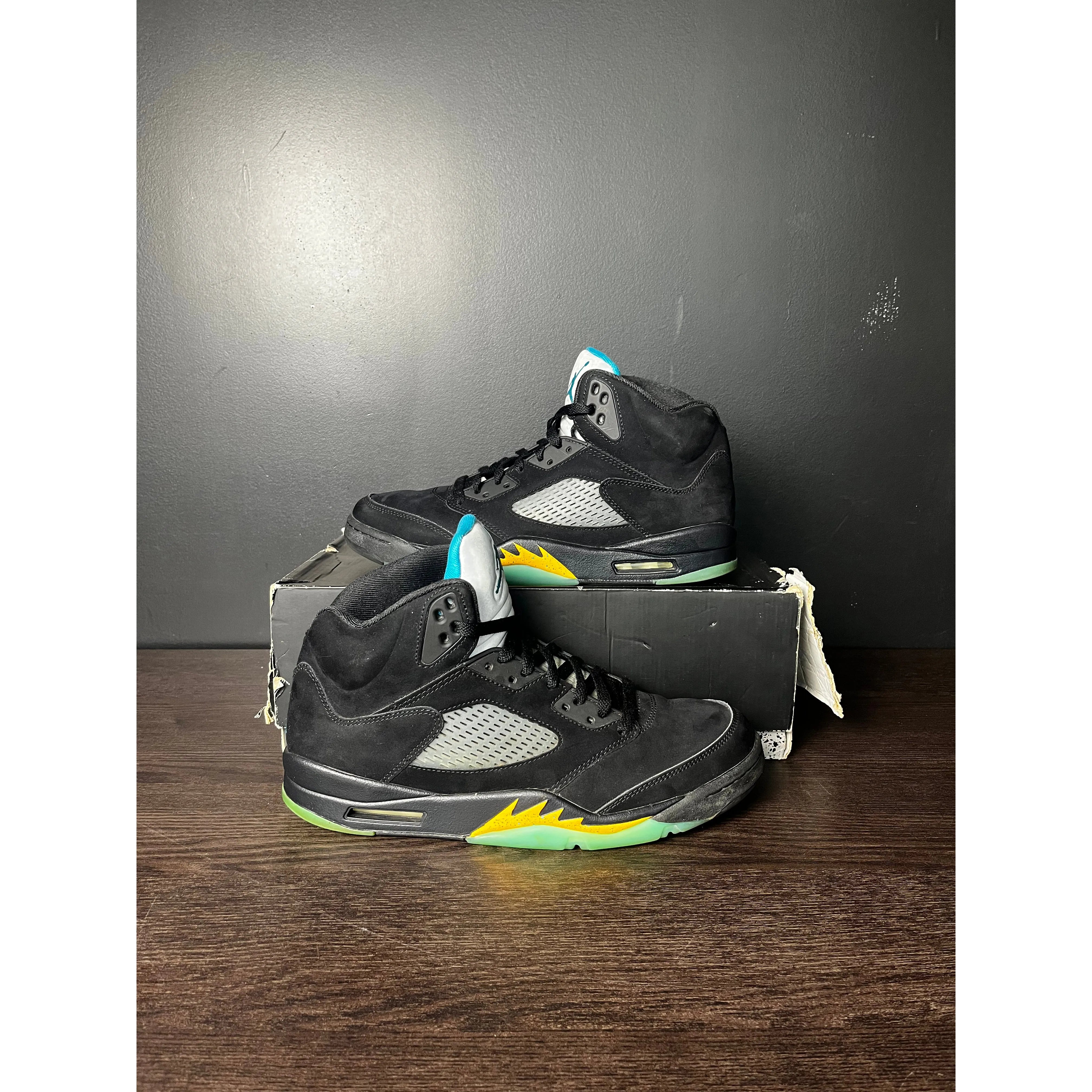 Air Jordan 5 Retro "Aqua" **PRE-OWNED**