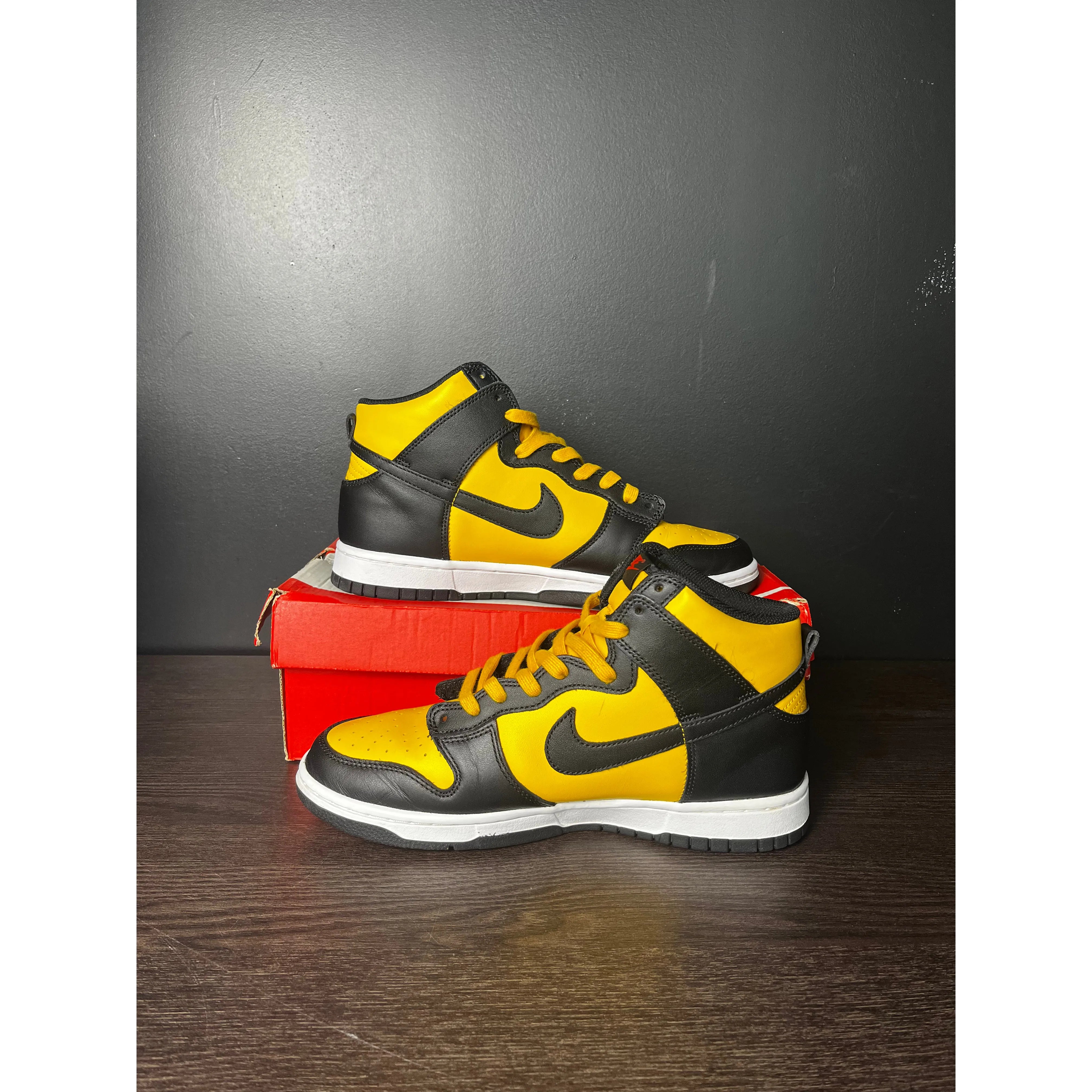 Nike Dunk High Retro "Reverse Goldenrod" **PRE-OWNED**