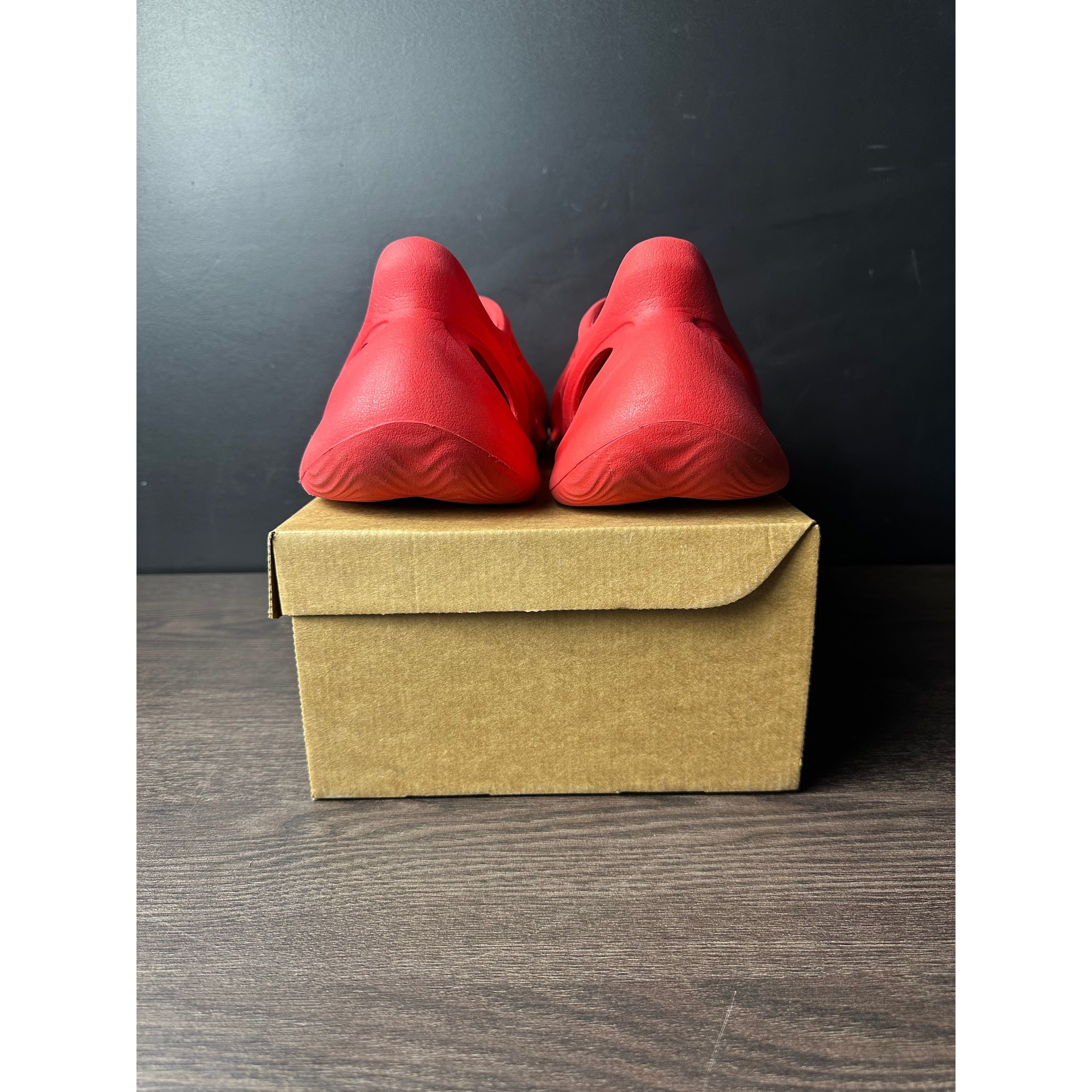 adidas Yeezy Foam RNNR "Vermillion" **PRE-OWNED**