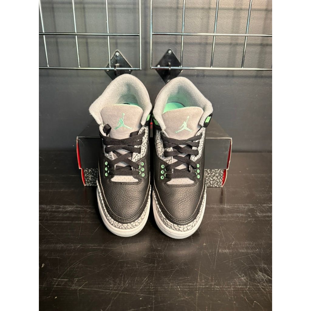 Air Jordan 3 Retro "Green Glow" (GS) **PRE-OWNED**