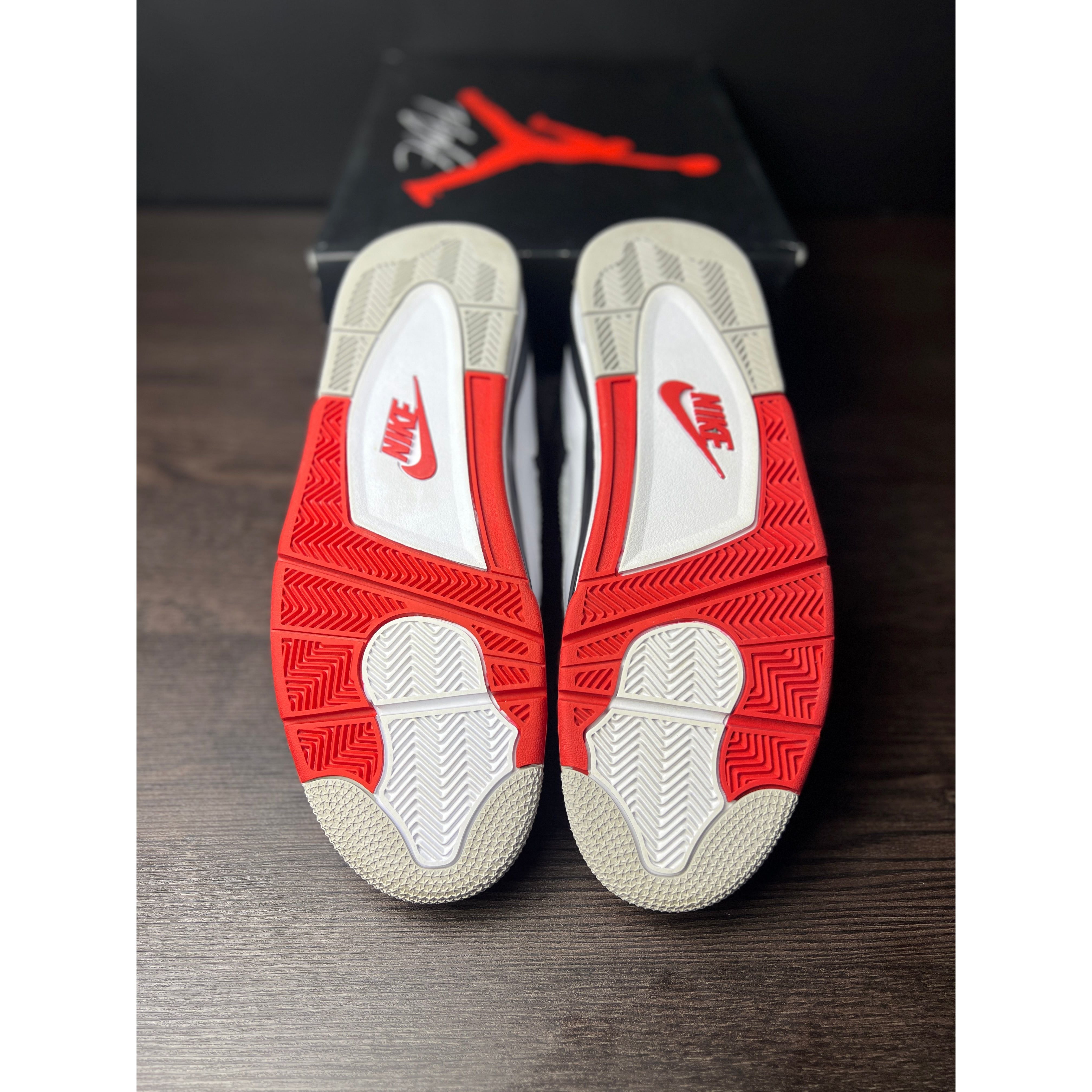 Air Jordan 4 Retro "Fire Red" (2020) **PRE-OWNED**