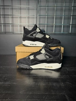 Air Jordan 4 Retro "White Thunder" **PRE-OWNED**