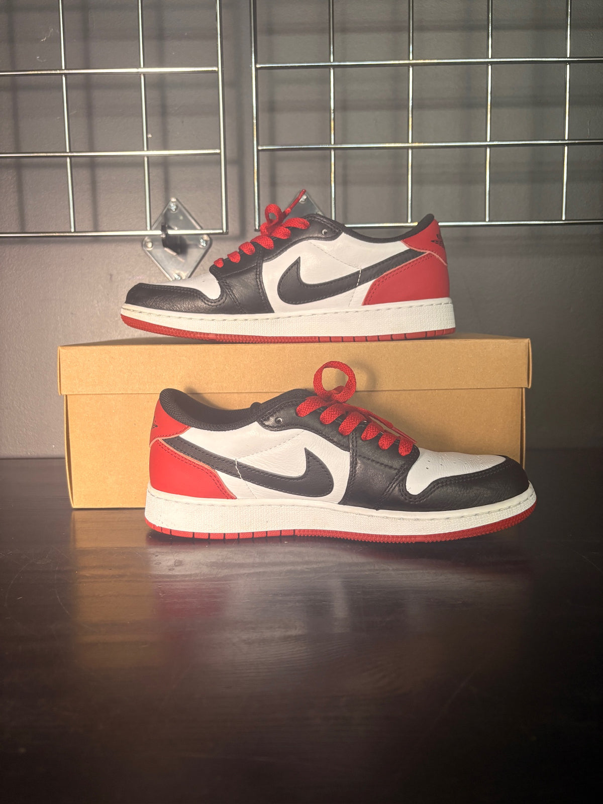 Air Jordan 1 Retro Low OG "Black Toe" (2023) (GS) **PRE-OWNED** REP. BOX