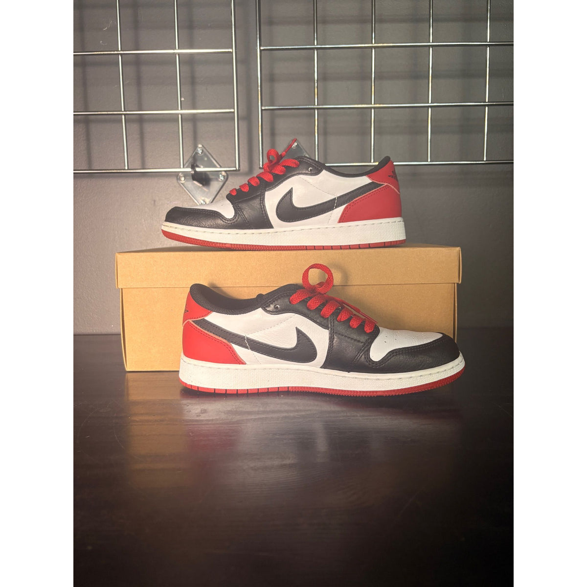 Air Jordan 1 Retro Low OG "Black Toe" (2023) (GS) **PRE-OWNED** REP. BOX