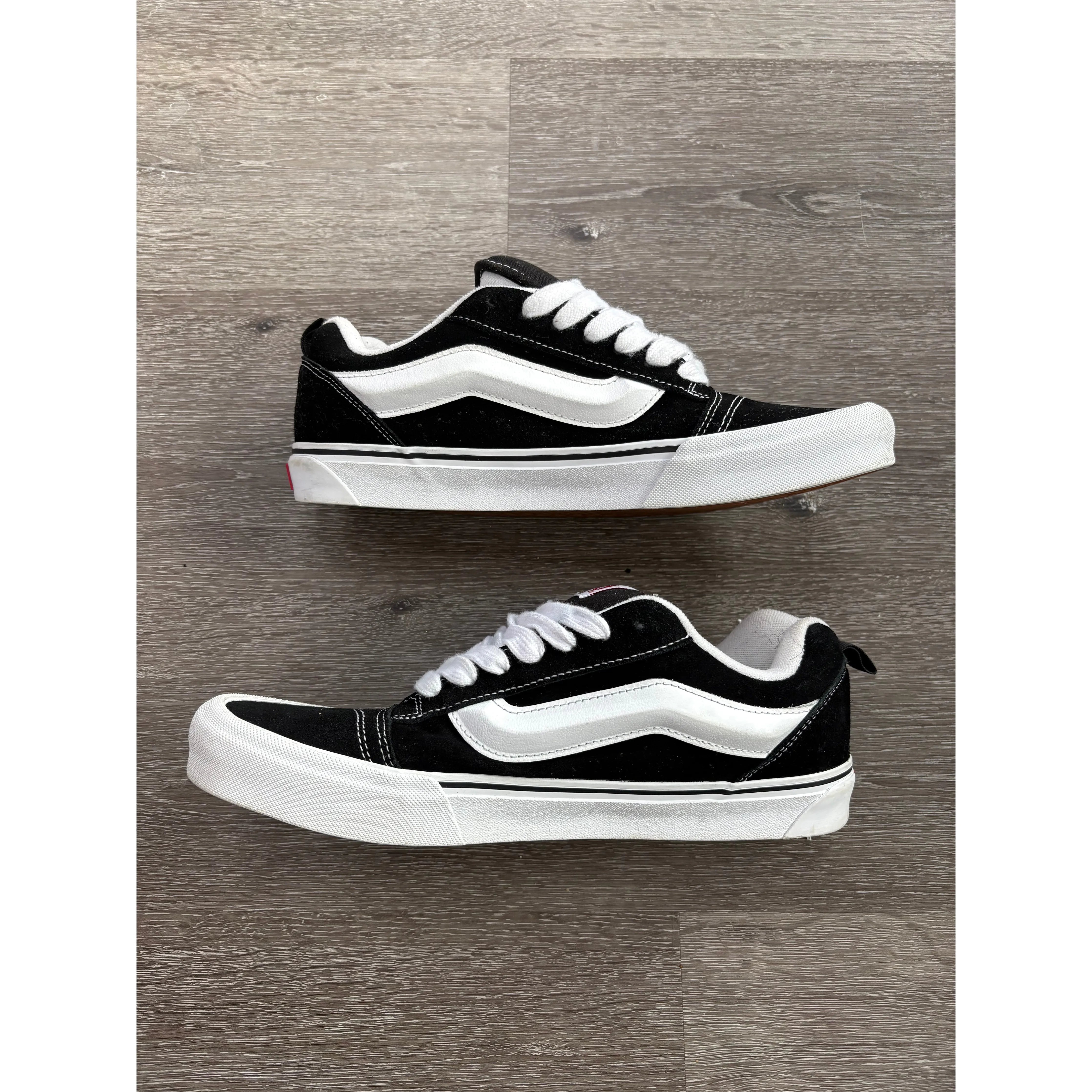 Vans Knu Skool "Black White" **PRE-OWNED**