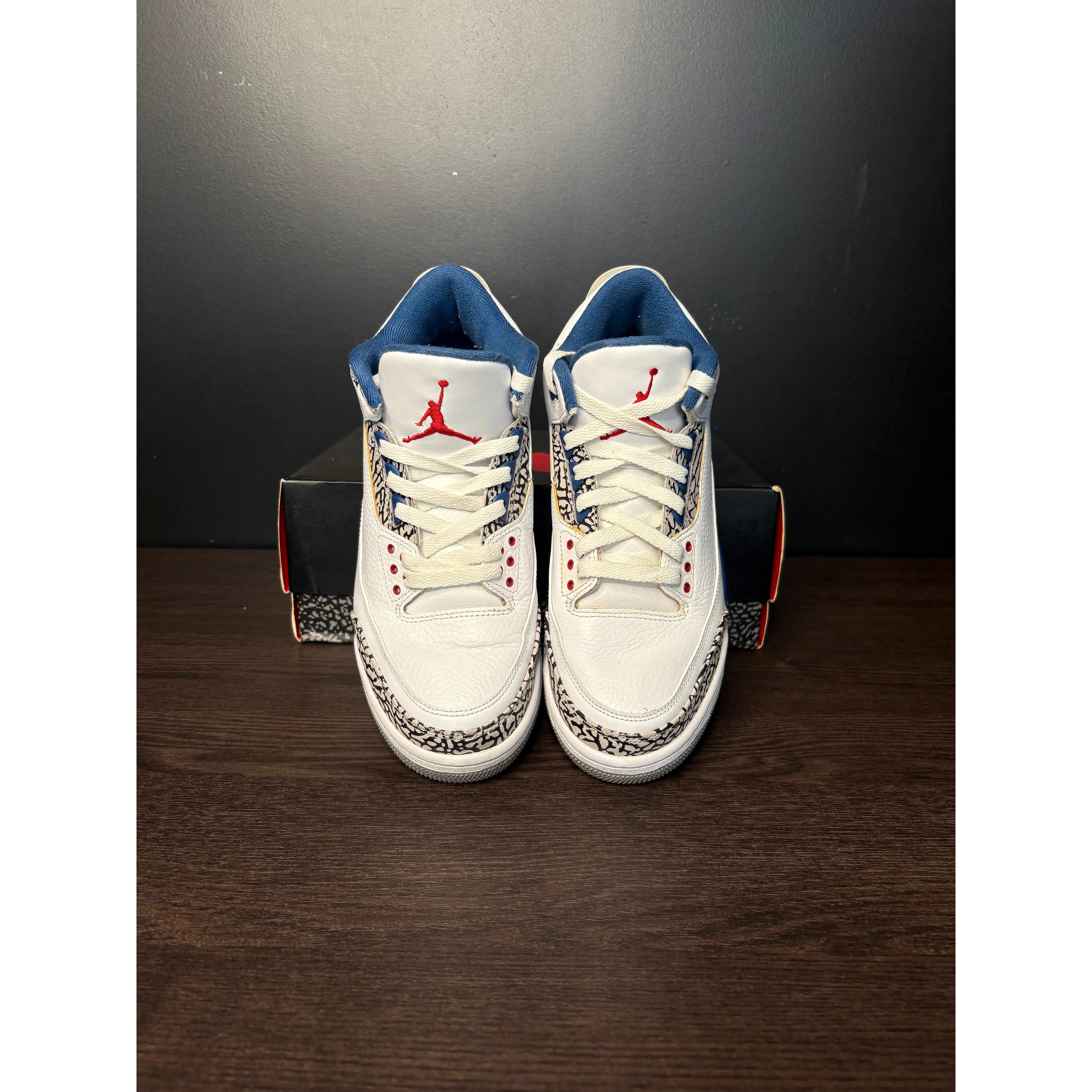 Air Jordan 3 Retro "True Blue" (2011) **PRE-OWNED**