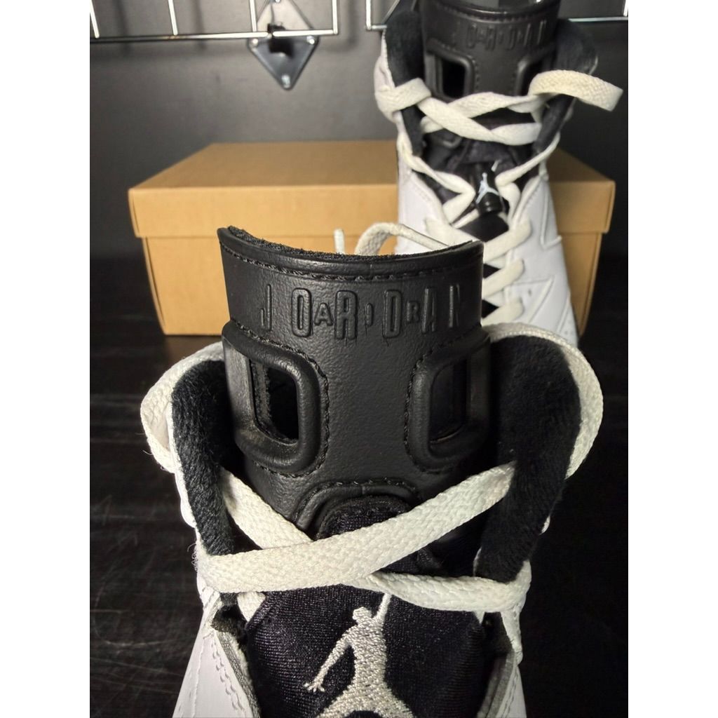 Air Jordan 6 Retro "Reverse Oreo" **PRE-OWNED** No Box