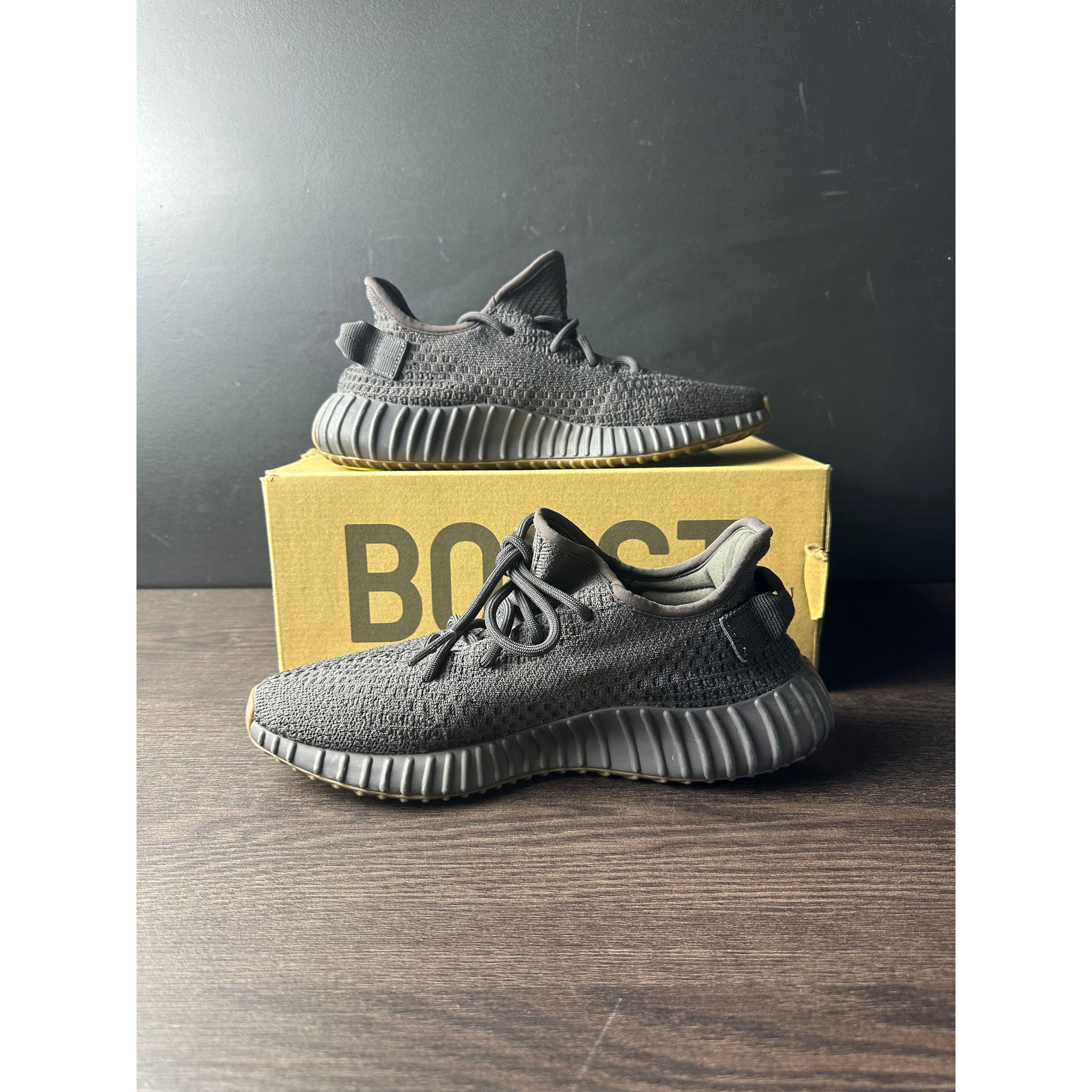adidas Yeezy Boost 350 V2 "Cinder" **PRE-OWNED**