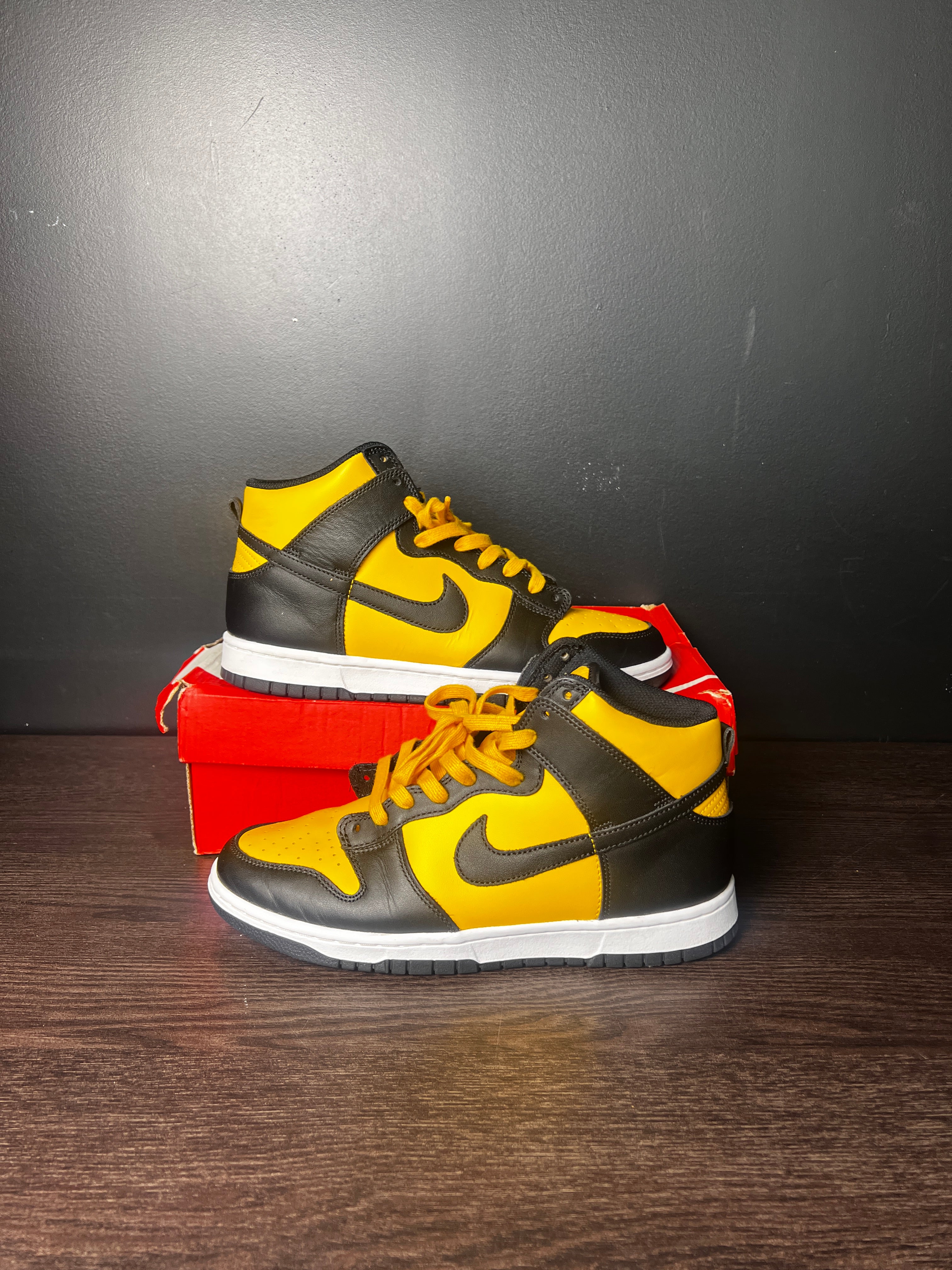 Nike Dunk High Retro "Reverse Goldenrod" **PRE-OWNED**