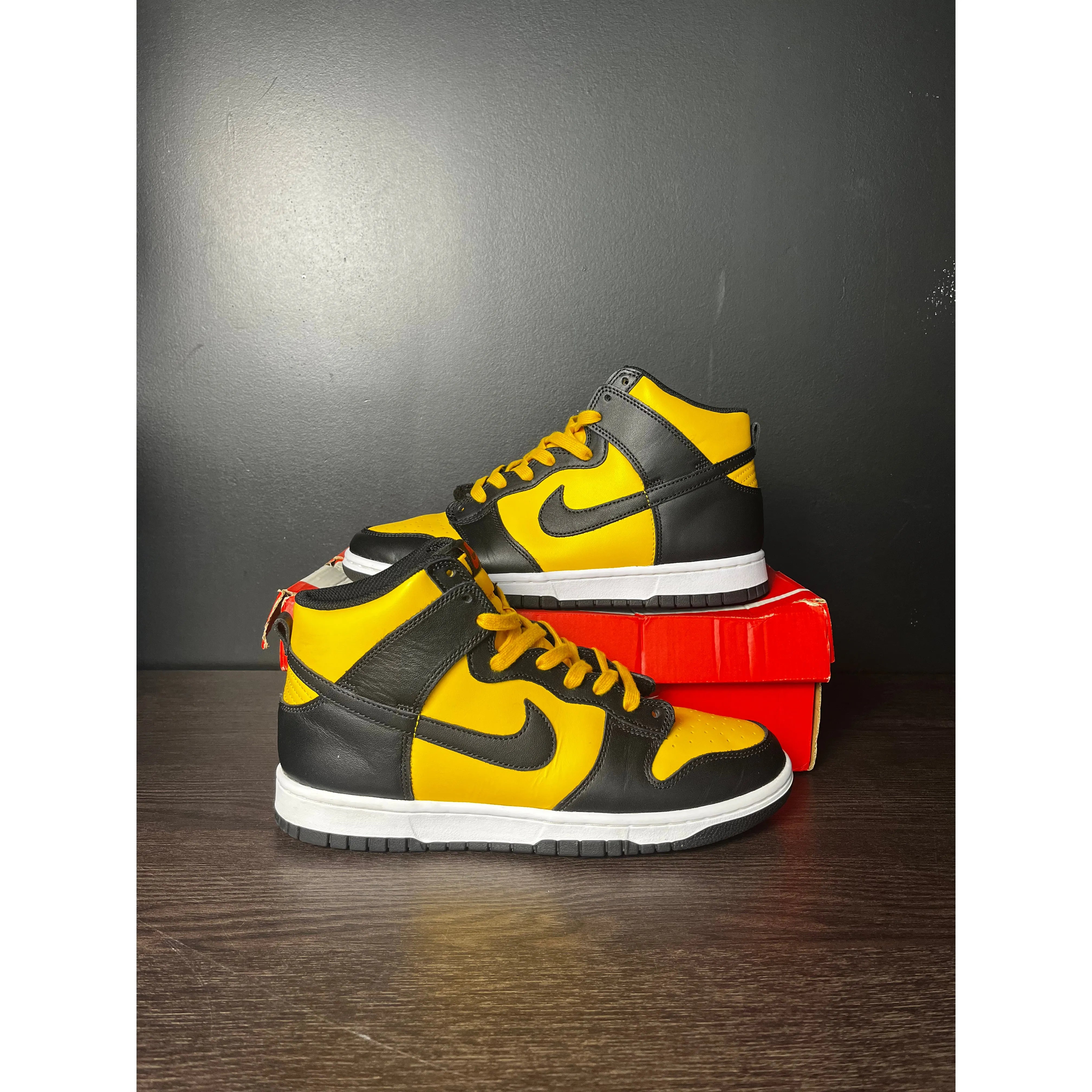 Nike Dunk High Retro "Reverse Goldenrod" **PRE-OWNED**