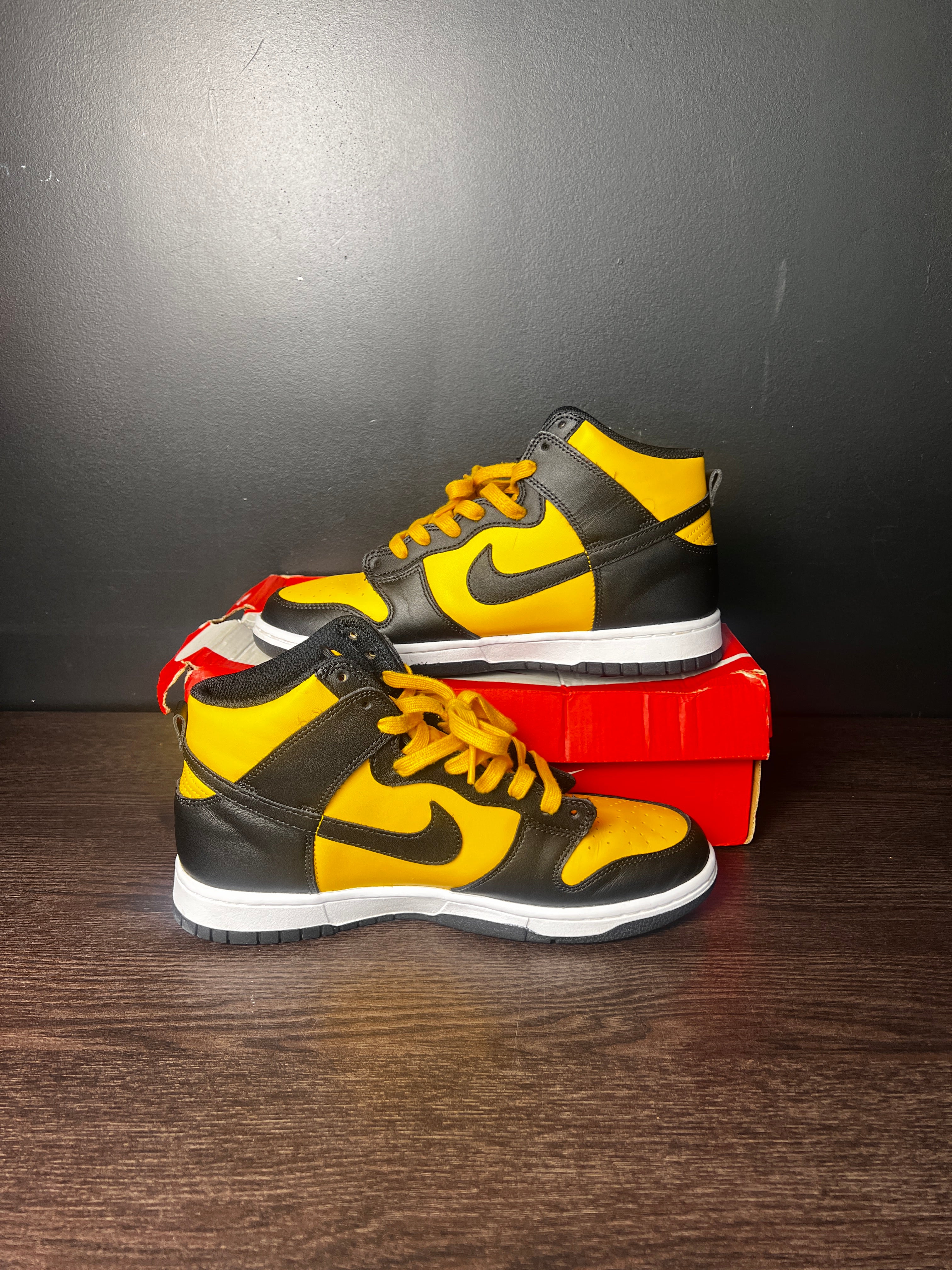 Nike Dunk High Retro "Reverse Goldenrod" **PRE-OWNED**