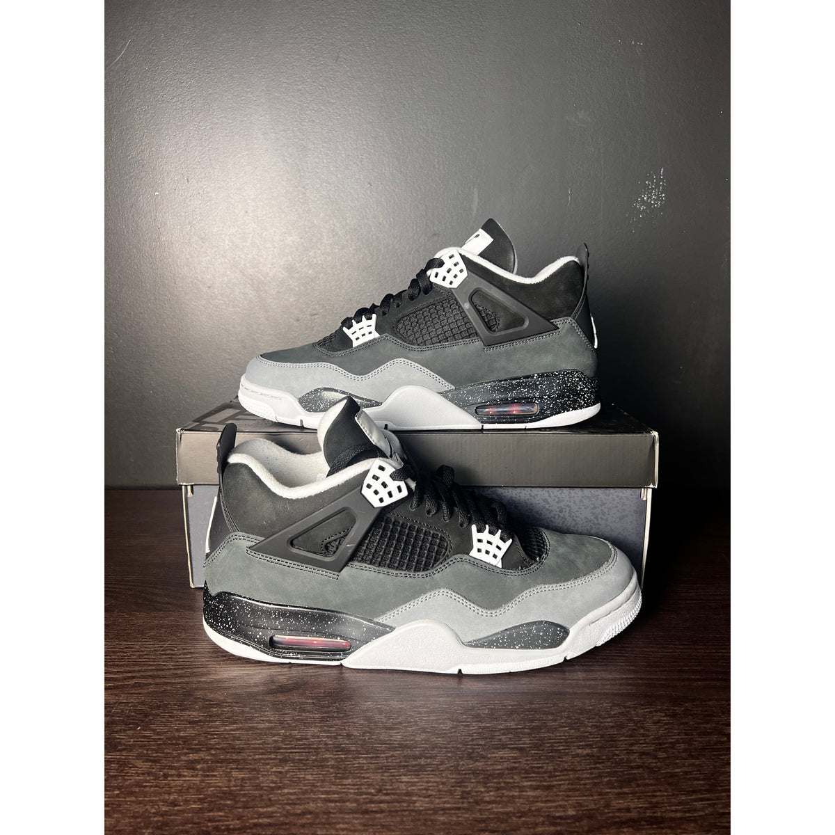Air Jordan 4 Retro "Fear" (2024) **PRE-OWNED**