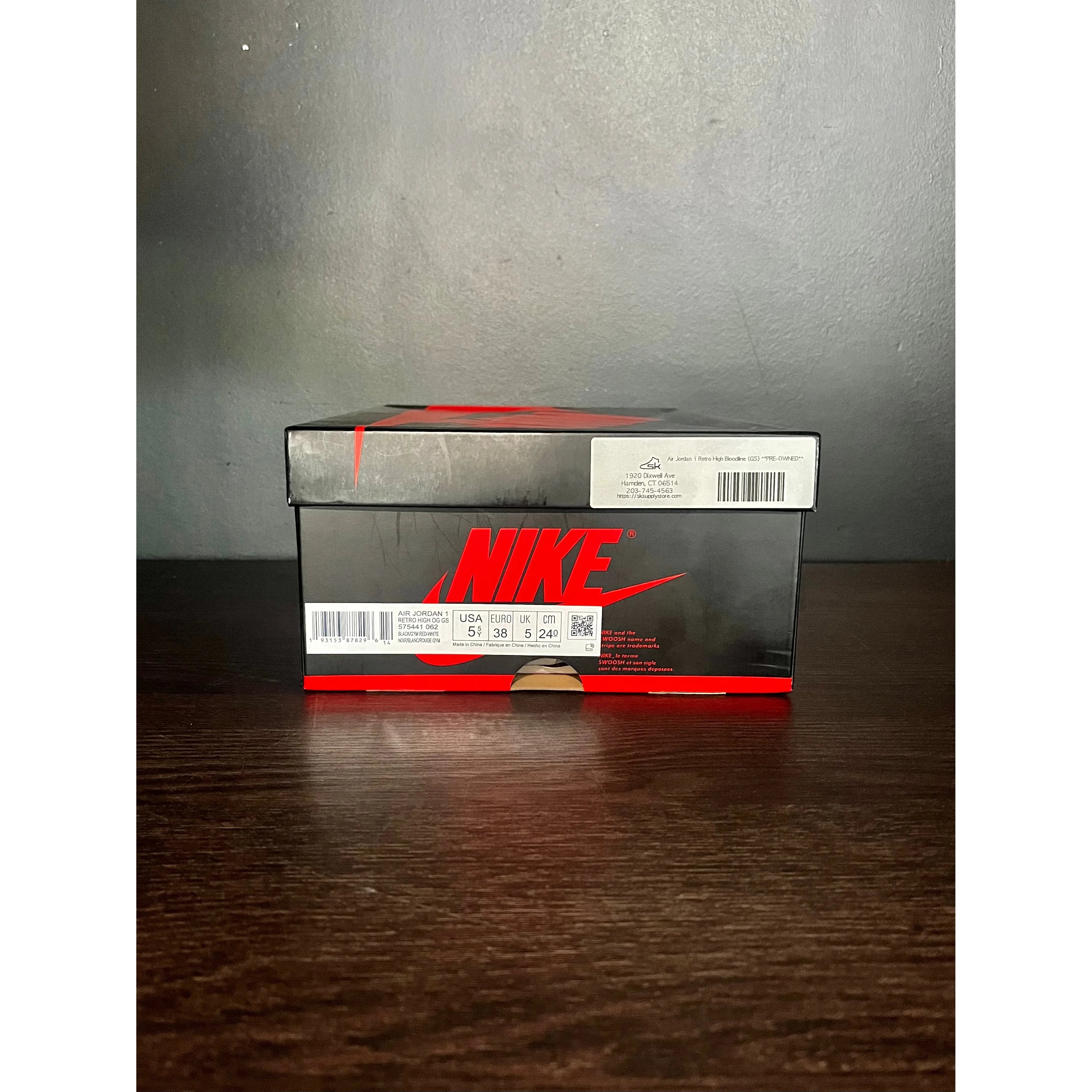 Air Jordan 1 Retro High "Bloodline" (GS) **PRE-OWNED**