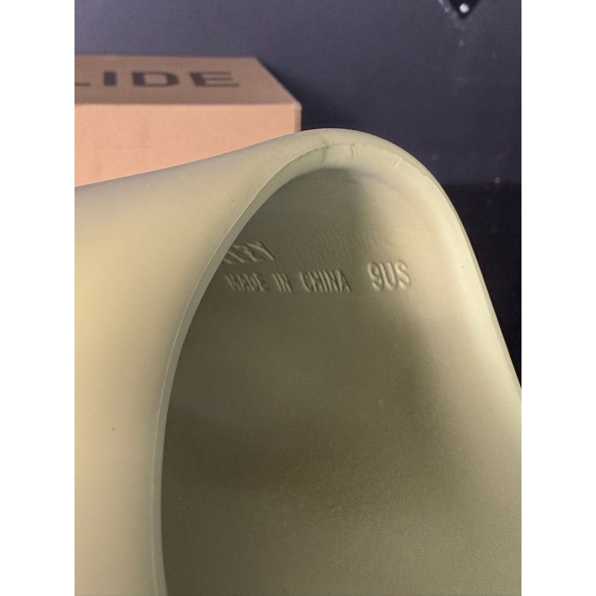 Adidas Yeezy Slide "Resin" (2022/2024) **PRE-OWNED**